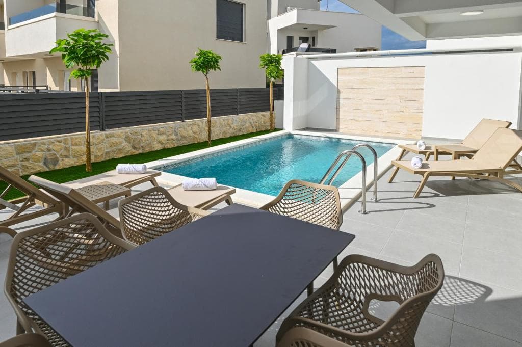 Mila Apartment mit privaten Pool