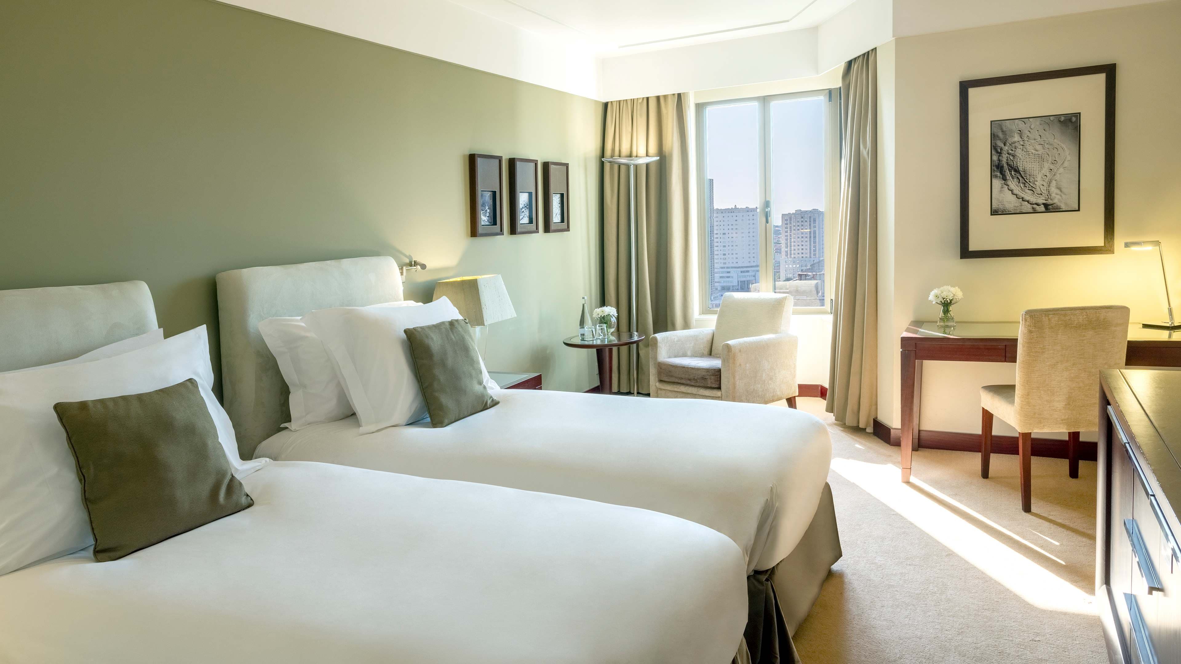 Crowne Plaza Hotel Porto Ansicht 4