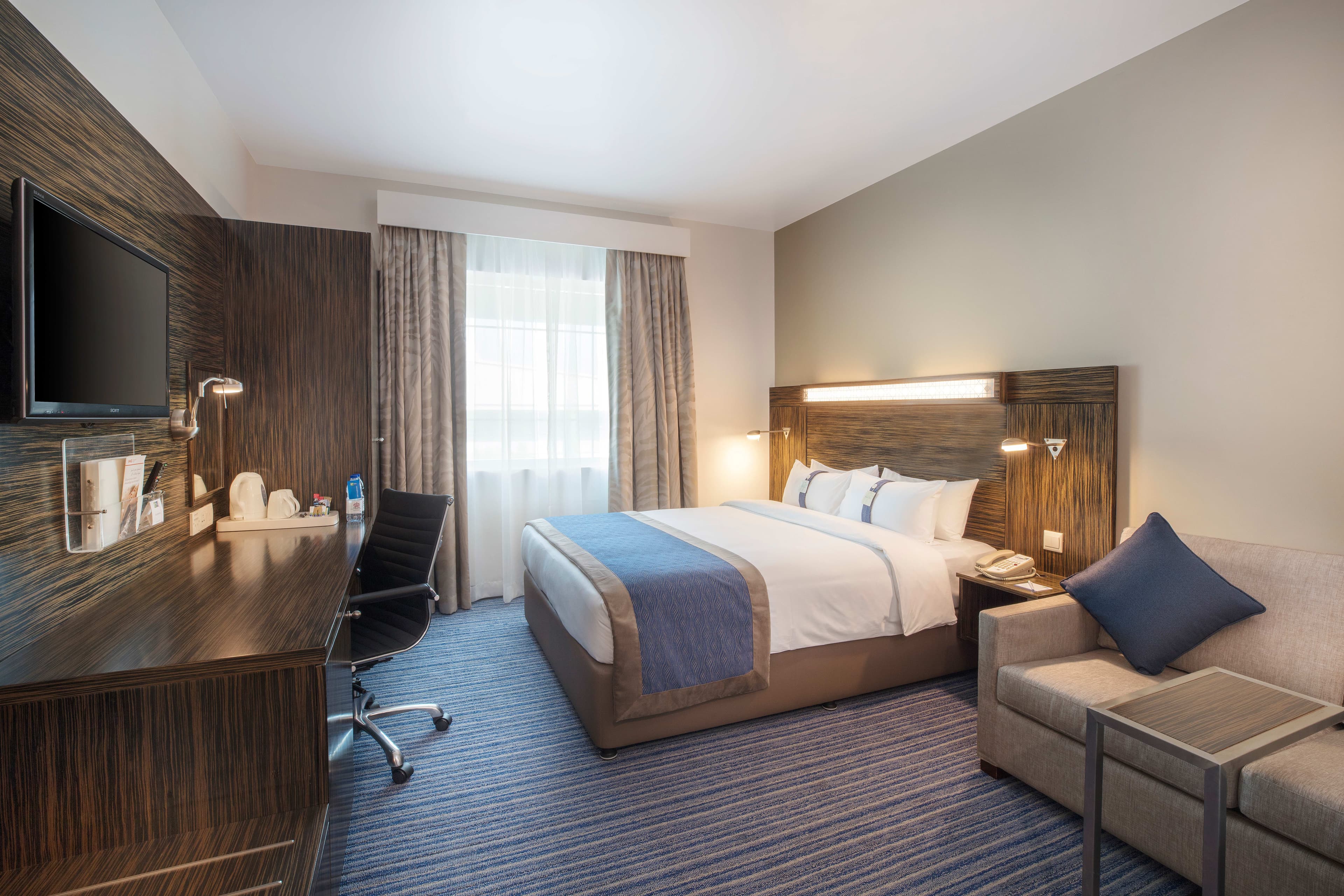 Holiday Inn Express Dubai Safa Park Ansicht 4