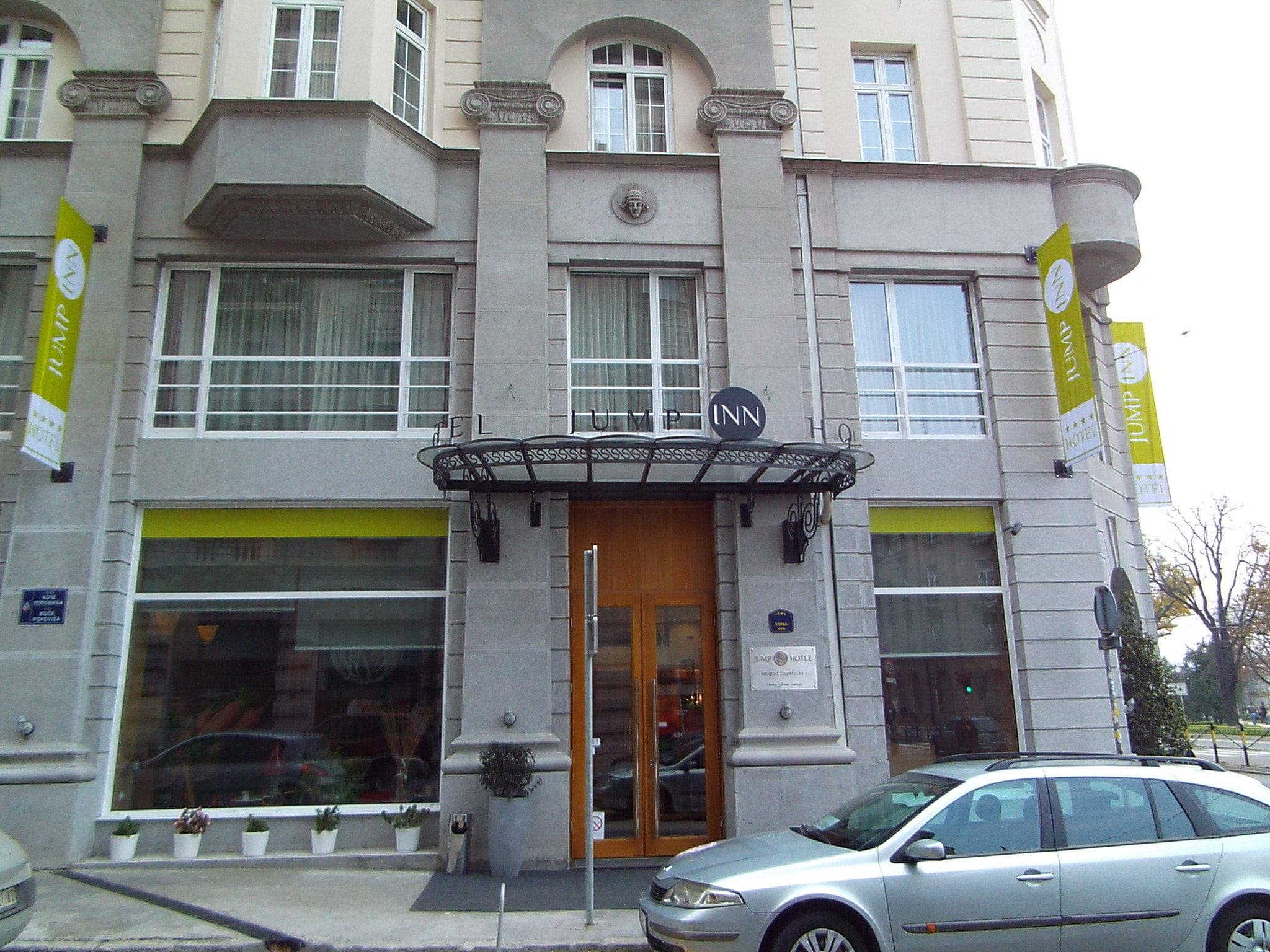 Jump INN Hotel Belgrade Ansicht 3