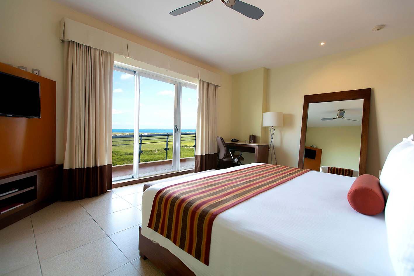 Krystal Urban Cancun & Beach Club Ansicht 3