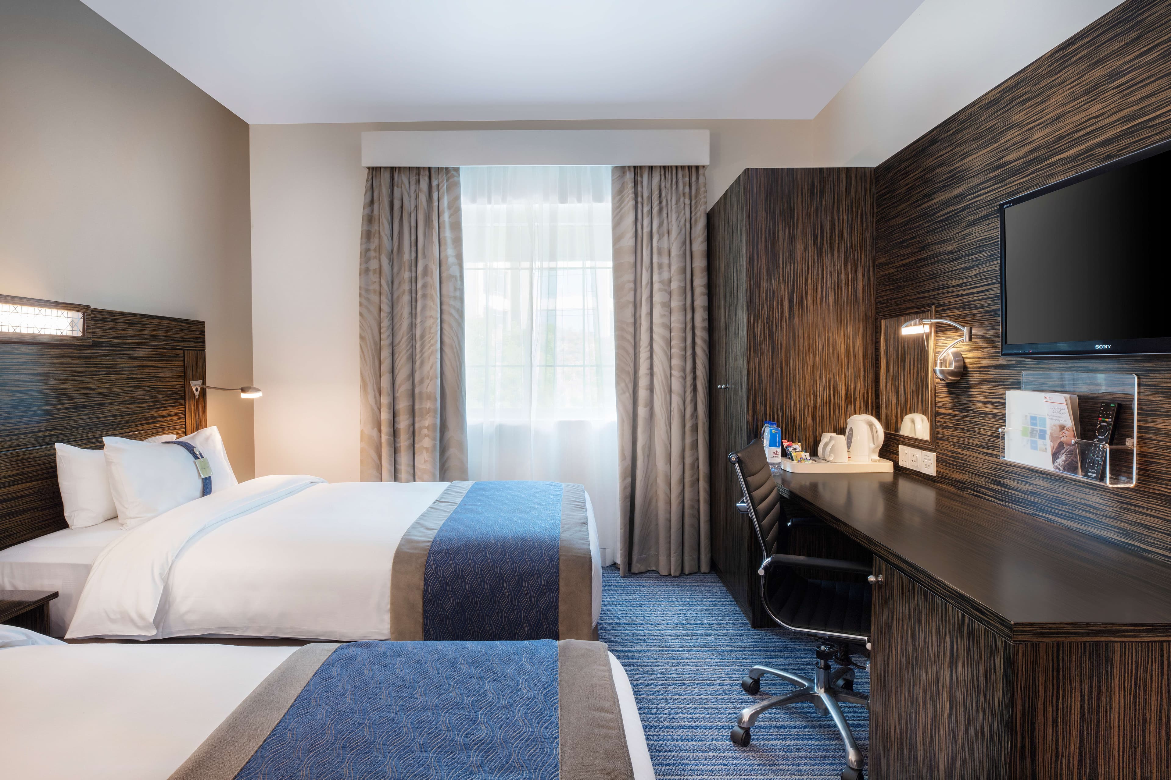 Holiday Inn Express Dubai Safa Park Ansicht 5