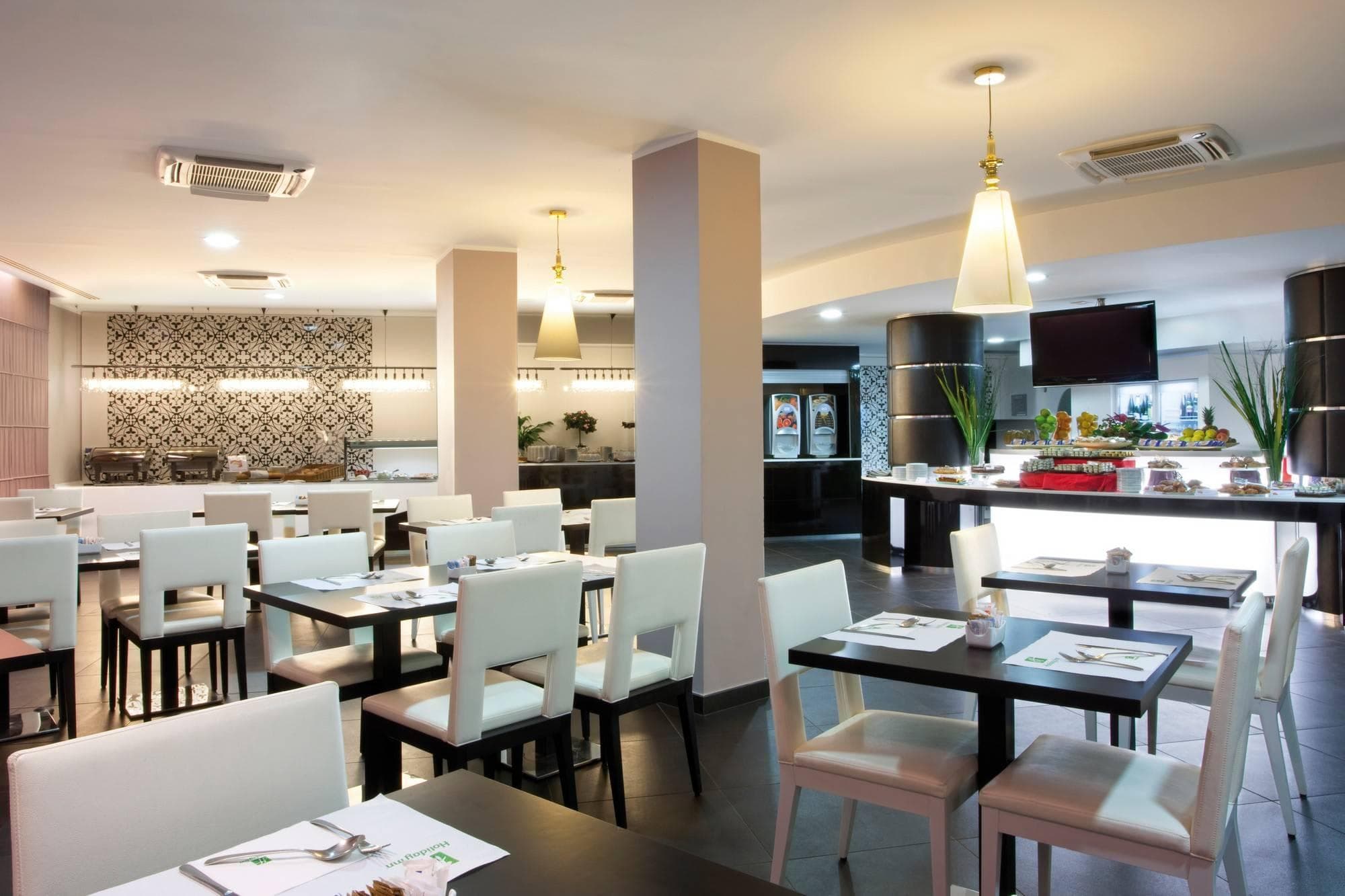 Hotel Holiday Inn Genoa City Ansicht 8
