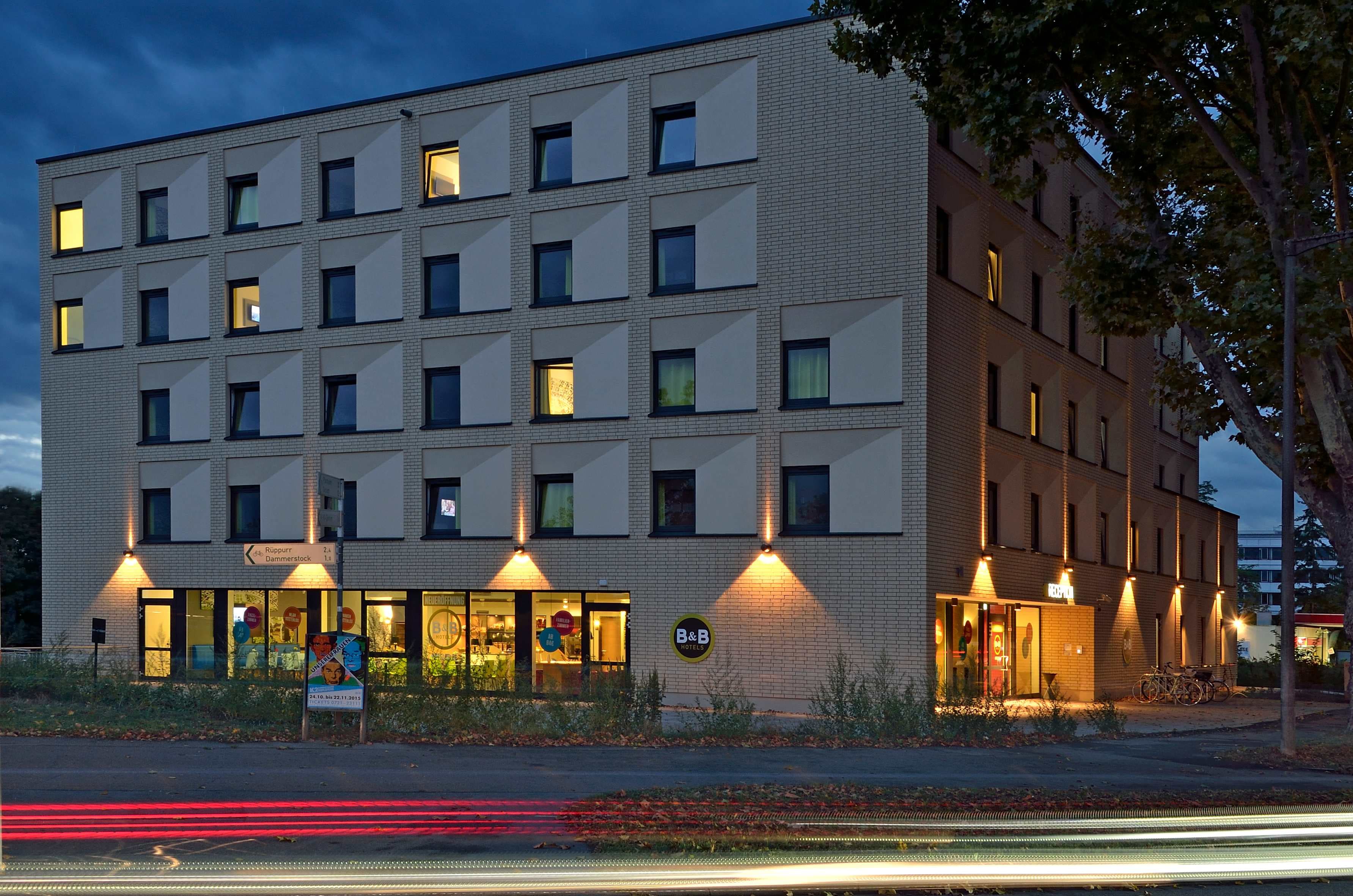 B&B Hotel Karlsruhe Ansicht 2