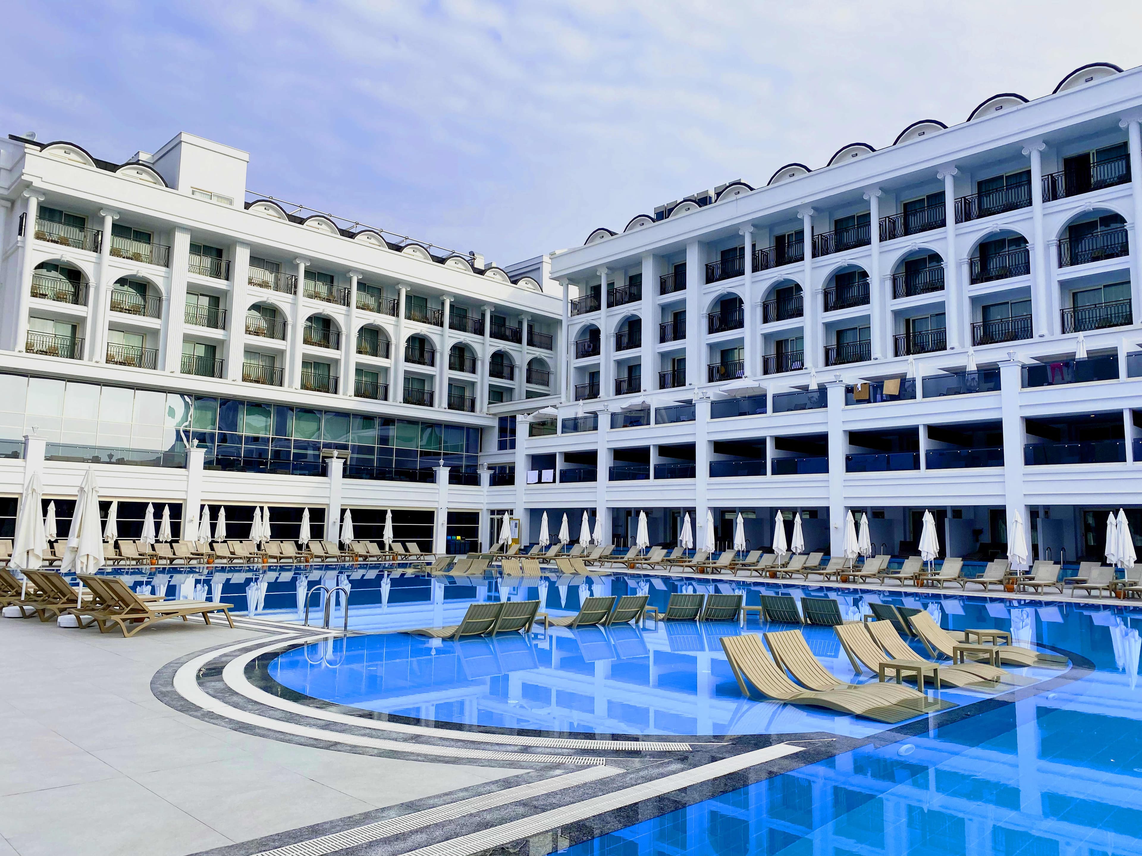 Sunthalia Hotels & Resorts  (+16 )
