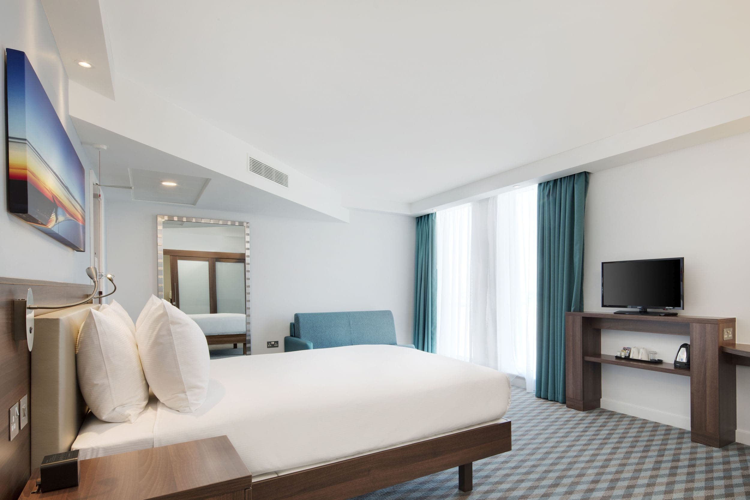 Hampton By Hilton London Stansted Airport Ansicht 6