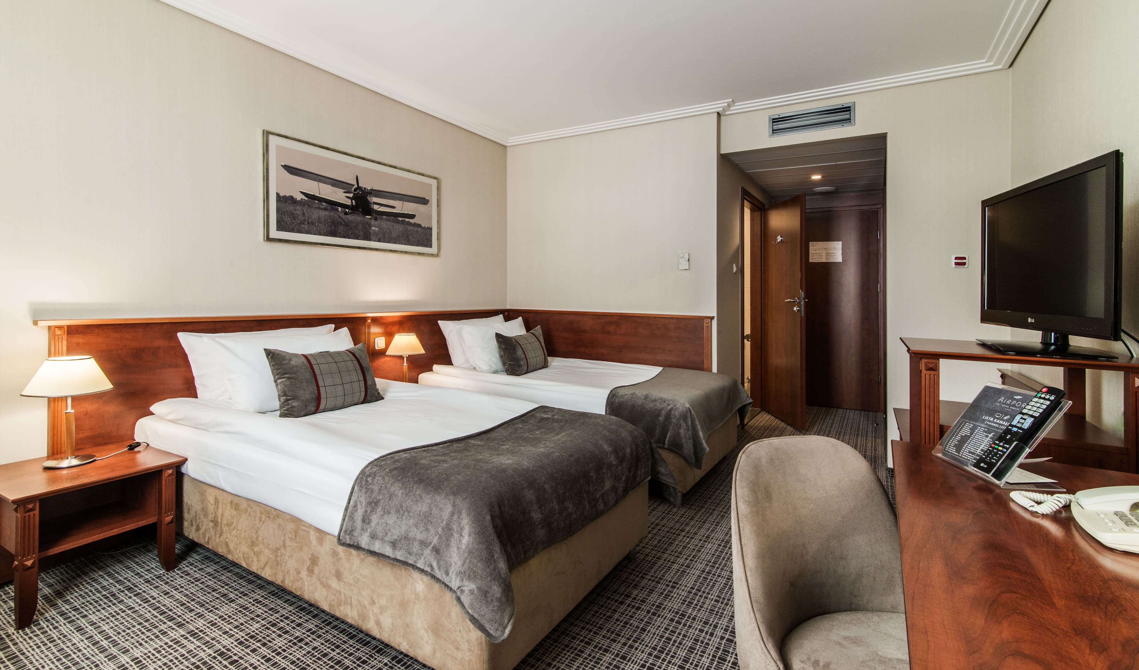 Airport Hotel Okecie Ansicht 7