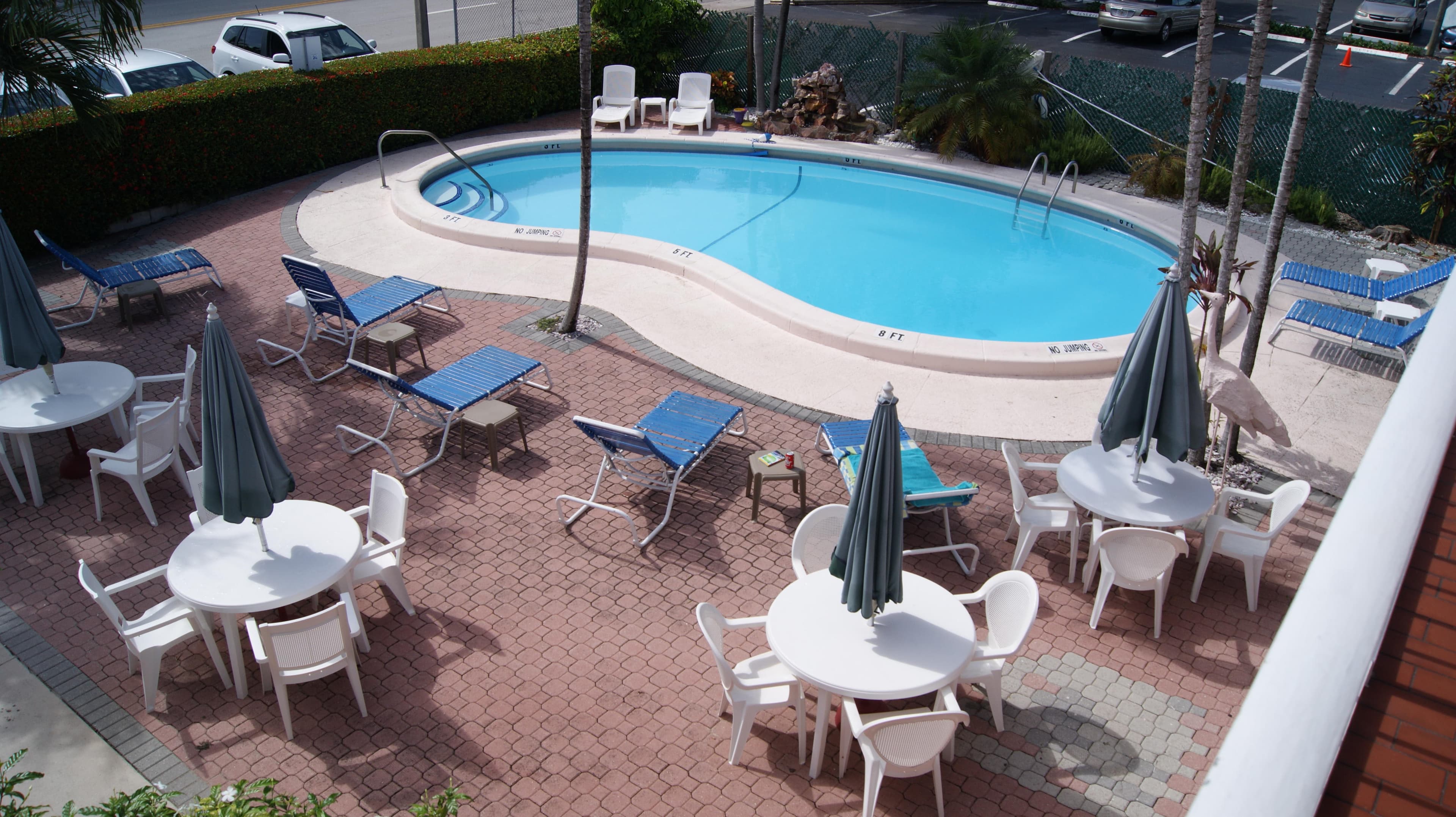 Motel Birch Patio Ansicht 7
