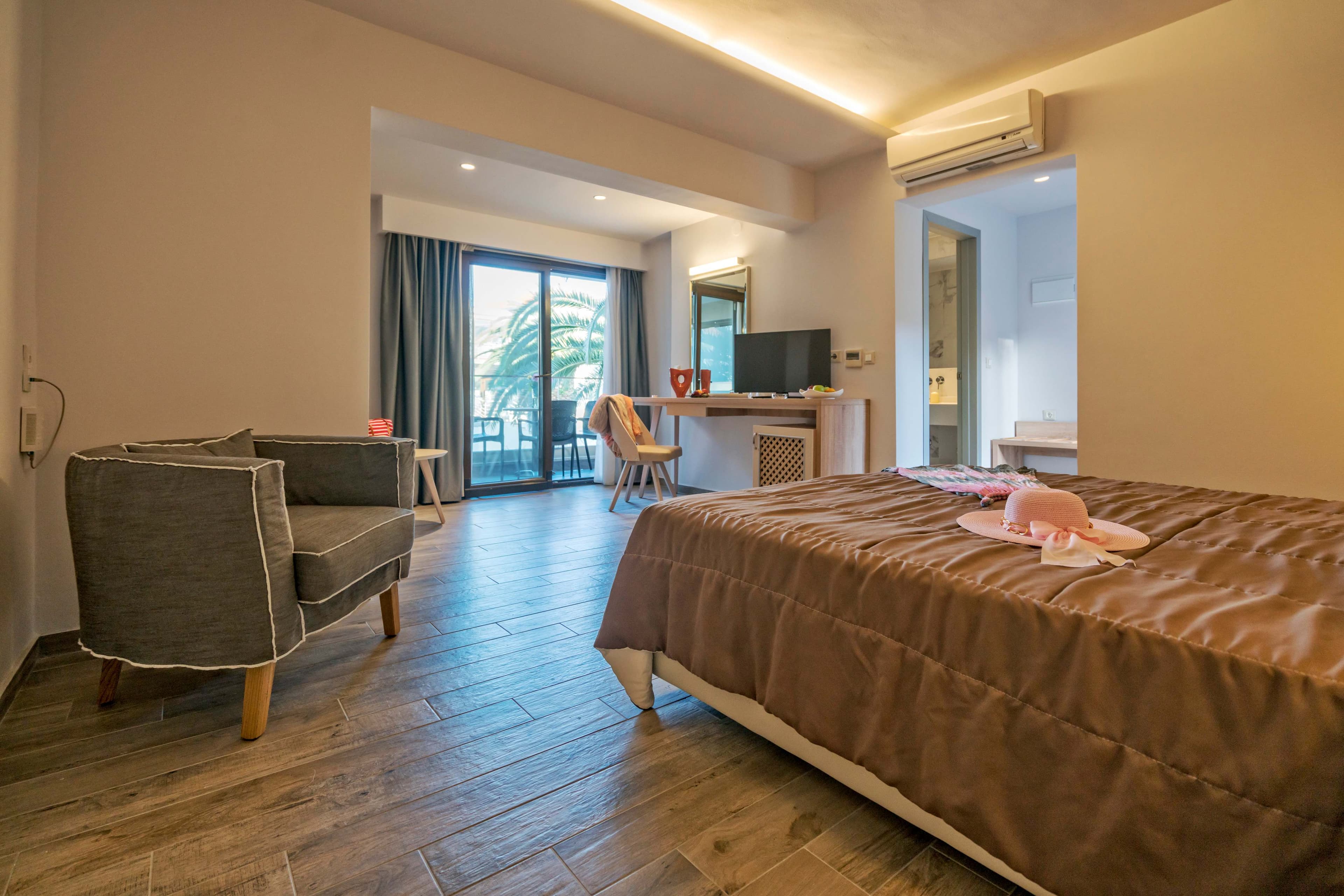 Hotel Lagomandra Beach Ansicht 6
