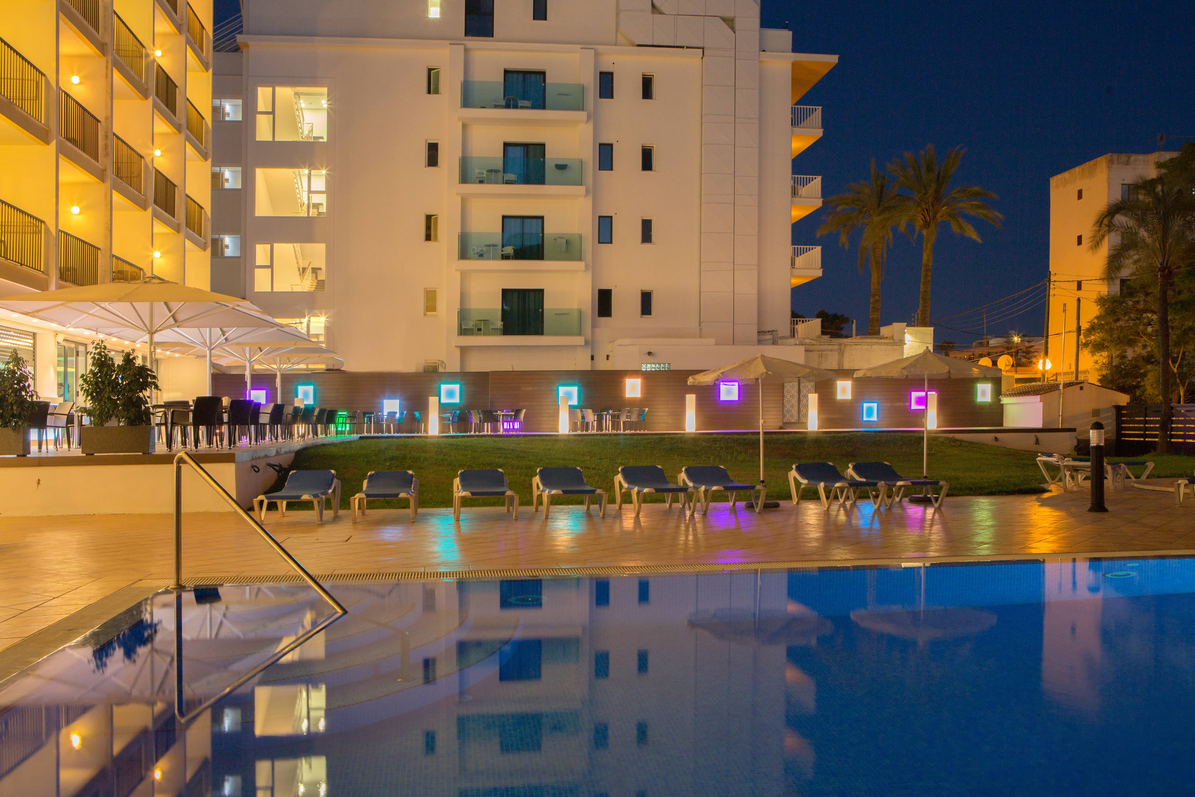Hotel Luxor Ansicht 2