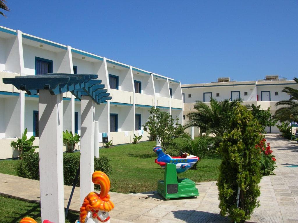 Sandy Beach Hotel & Family Suites Ansicht 3