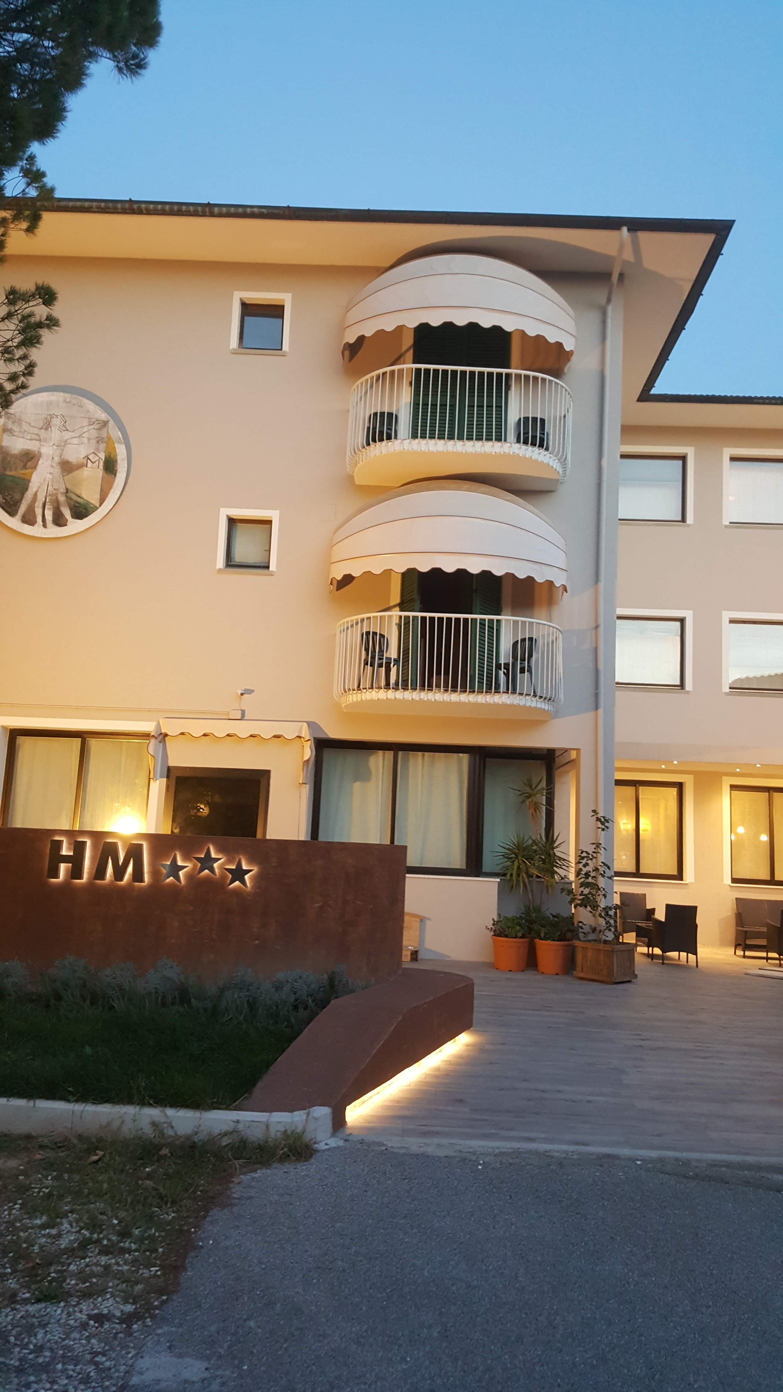 Hotel Monti Ansicht 2