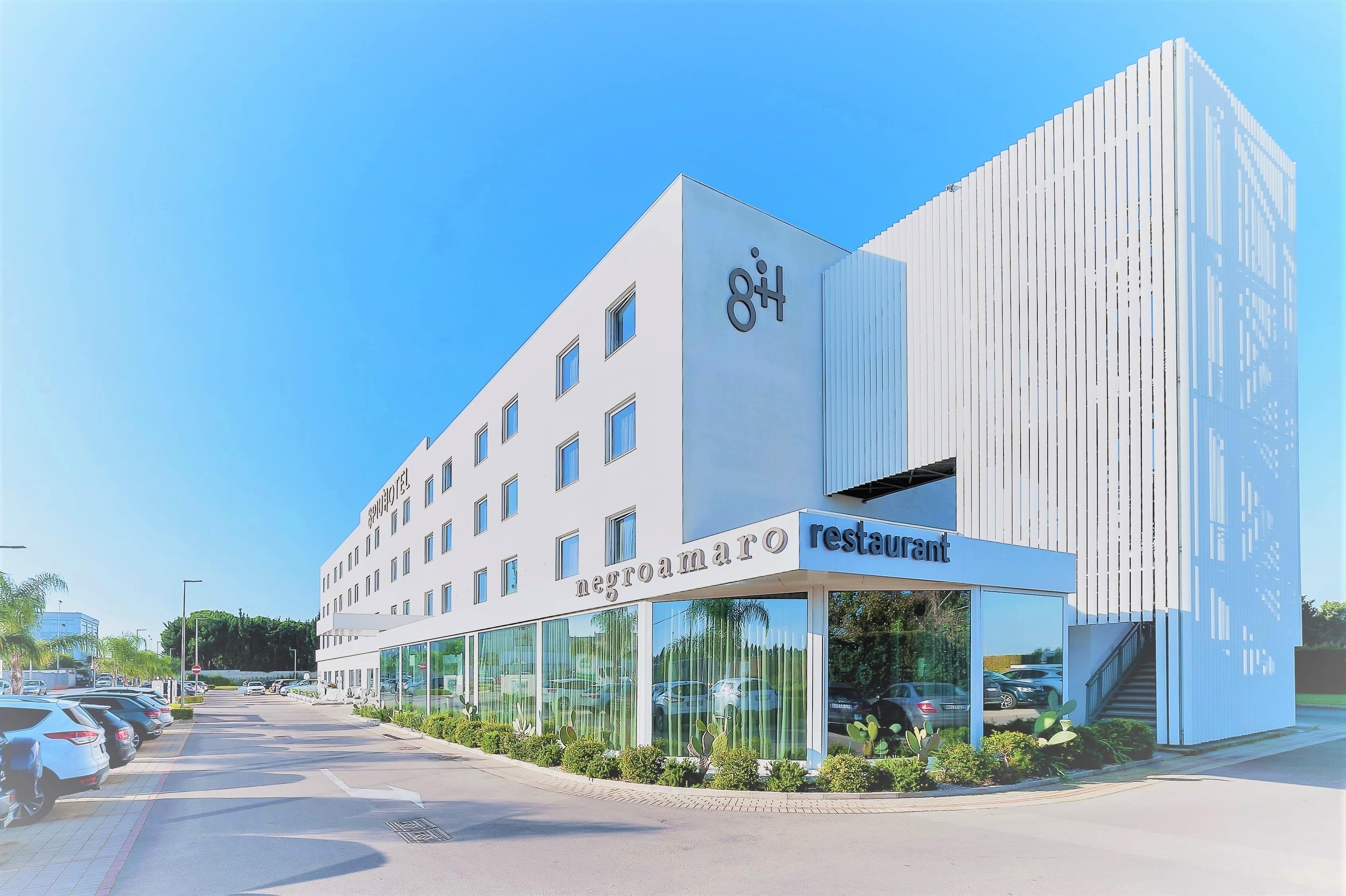8Piuhotel Ansicht 2