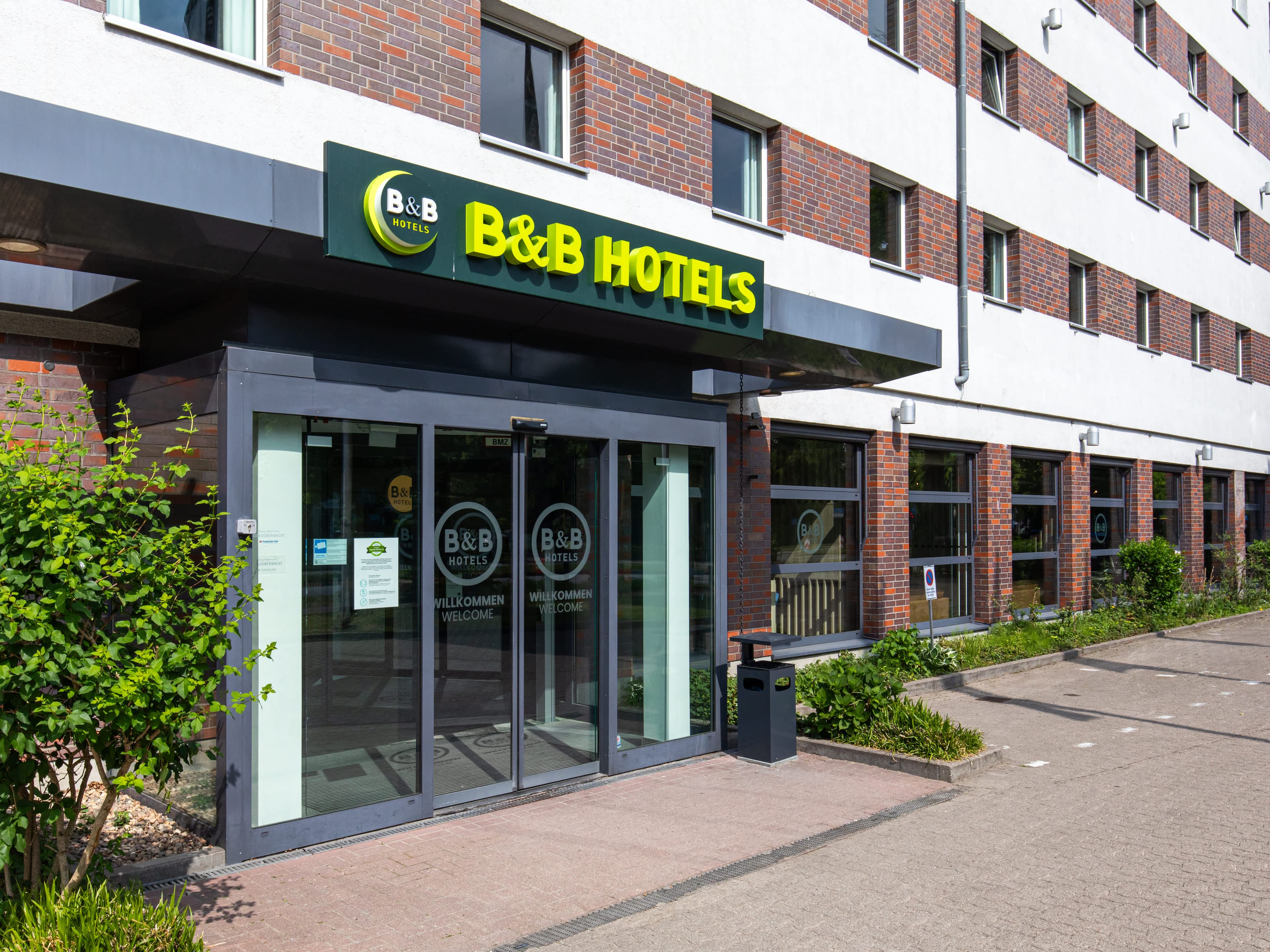 B&B Hotel Hamburg-Airport Ansicht 2