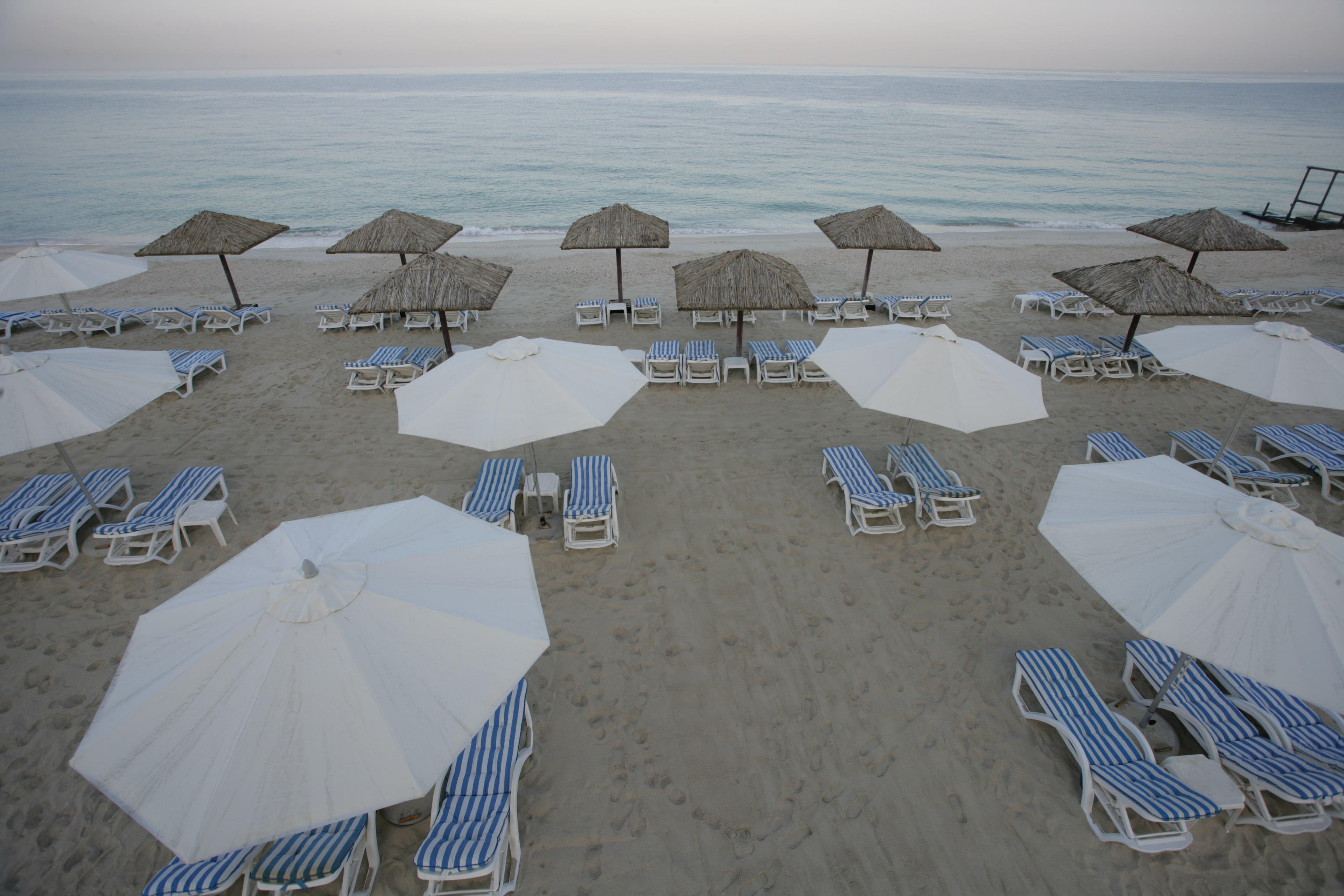 Ramada by Wyndham Beach Hotel Ajman Ansicht 9