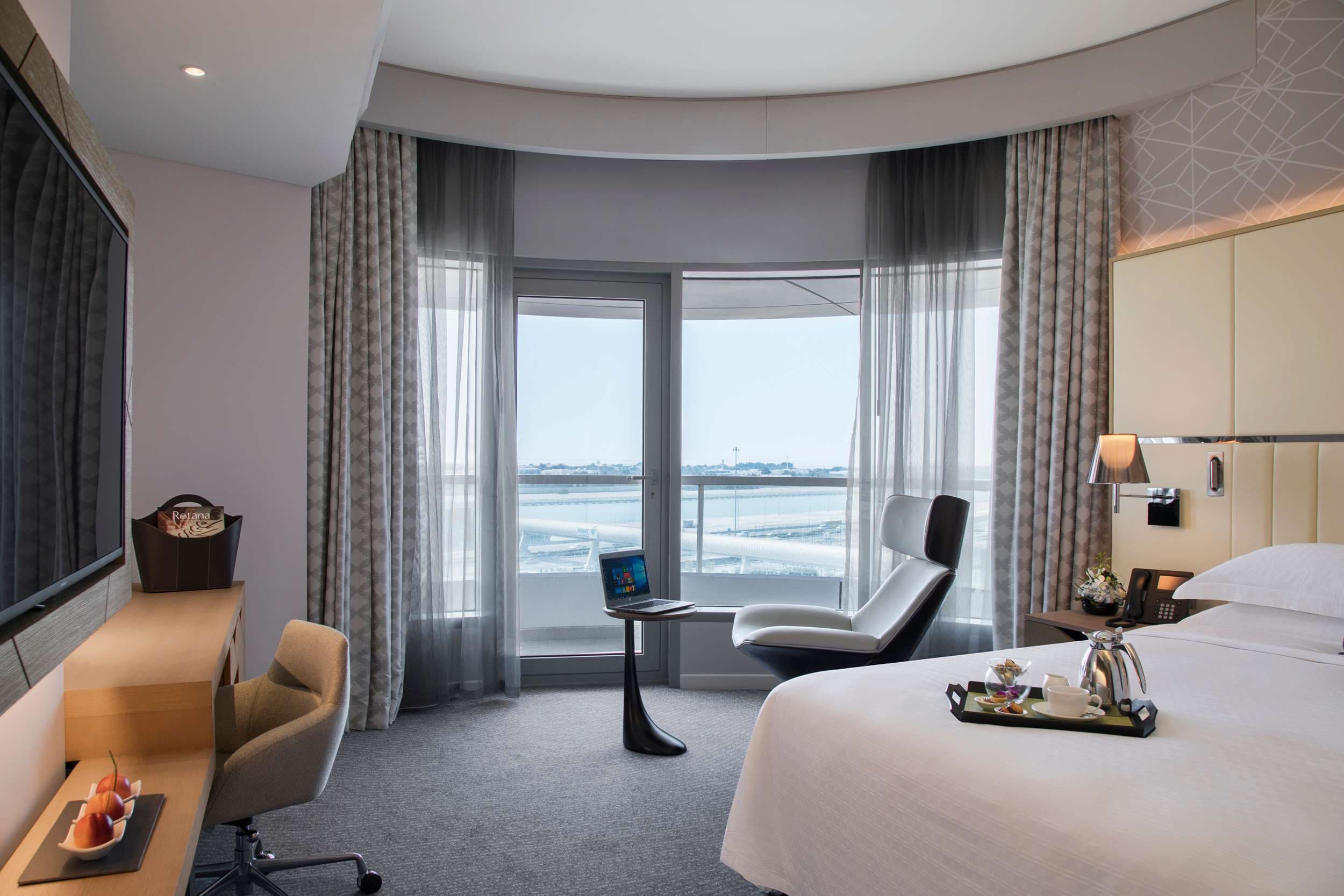 Pearl Rotana Capital Centre Ansicht 4