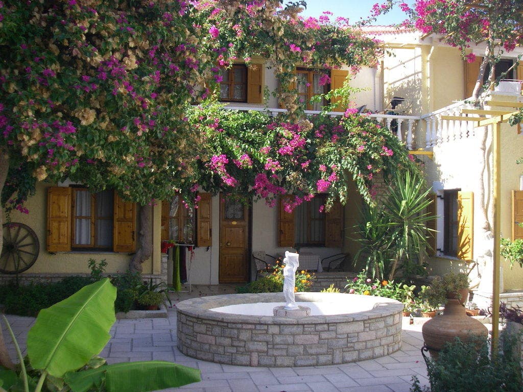 Hotel Olympia Village Ansicht 3