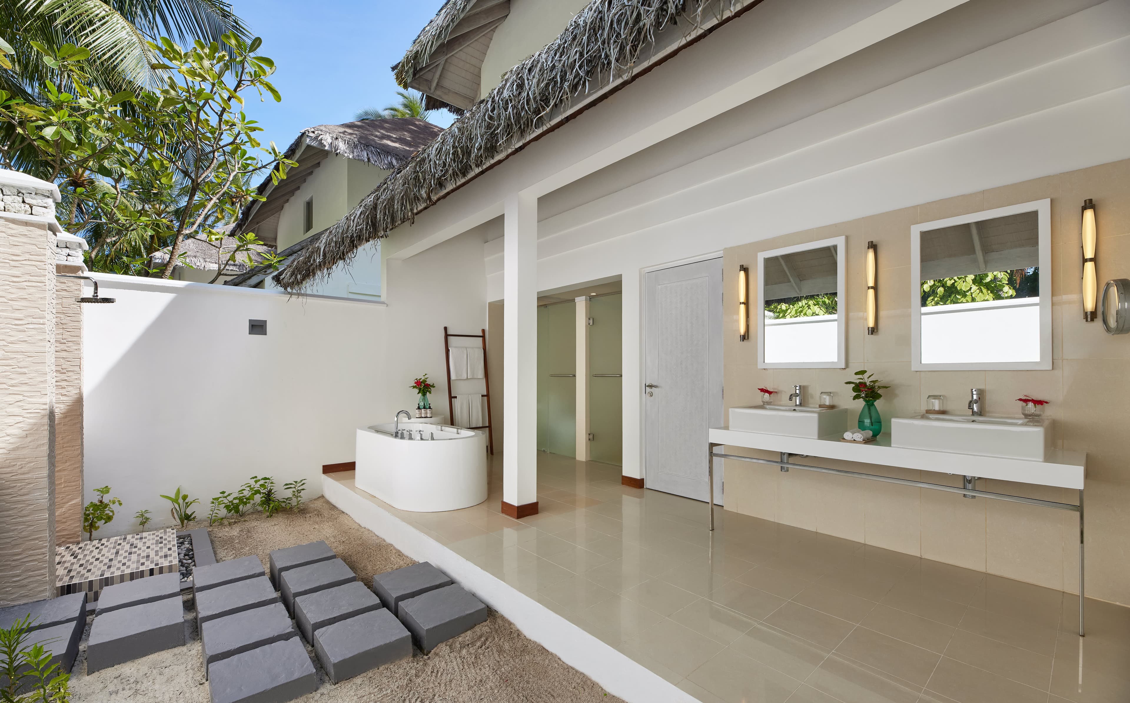 NH Maldives Kuda Rah Resort Ansicht 5
