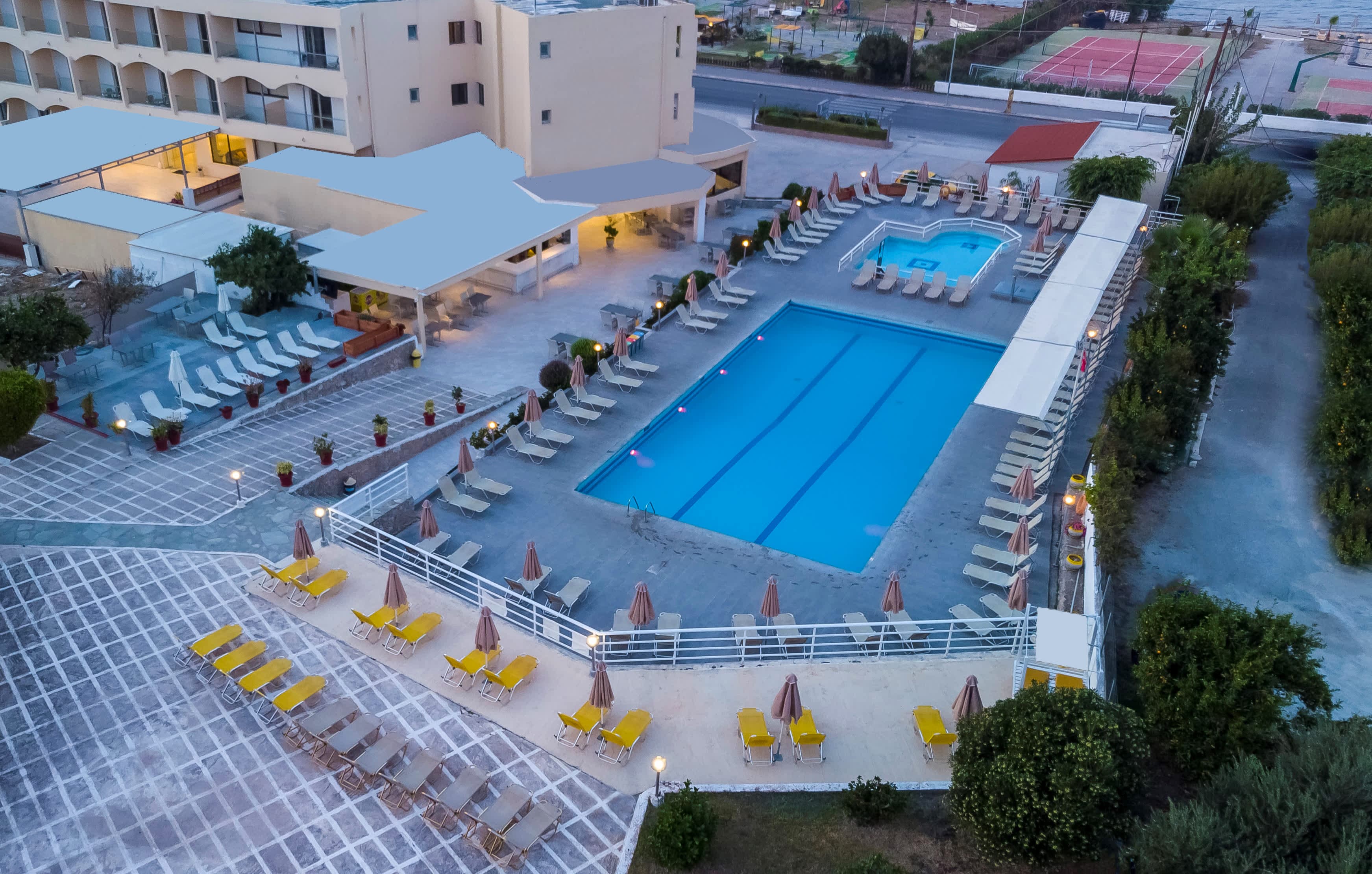 TUI SUNEO Niriides Beach Ansicht 2