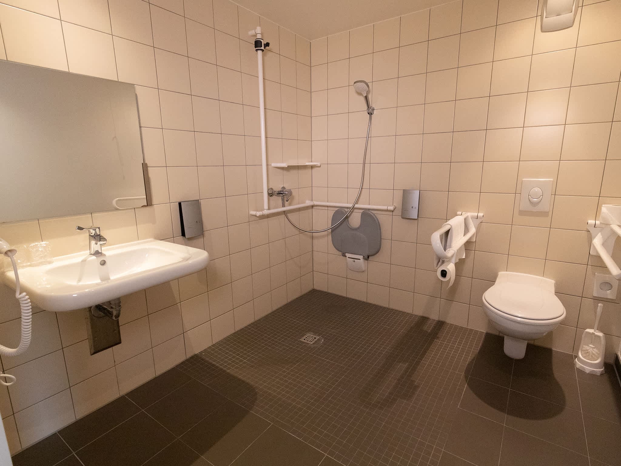B&B Hotel Frankfurt-Airport Ansicht 4