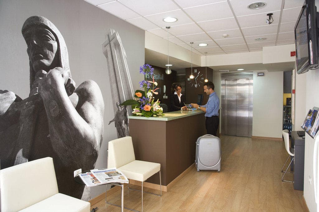 Hotel Adonis Capital Ansicht 5