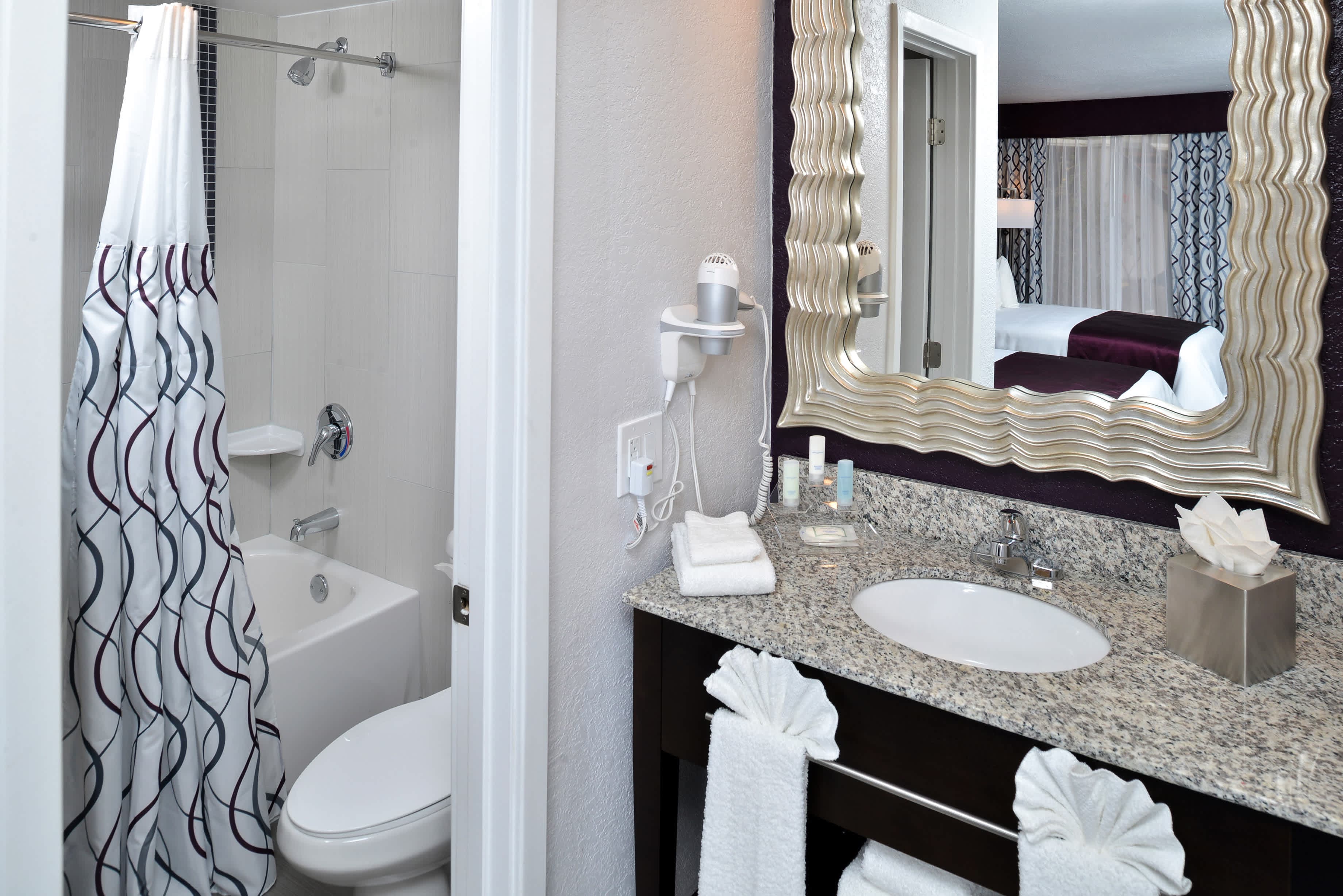 Clarion Inn & Suites Across From Universal Orlando Resort Hotel Ansicht 5