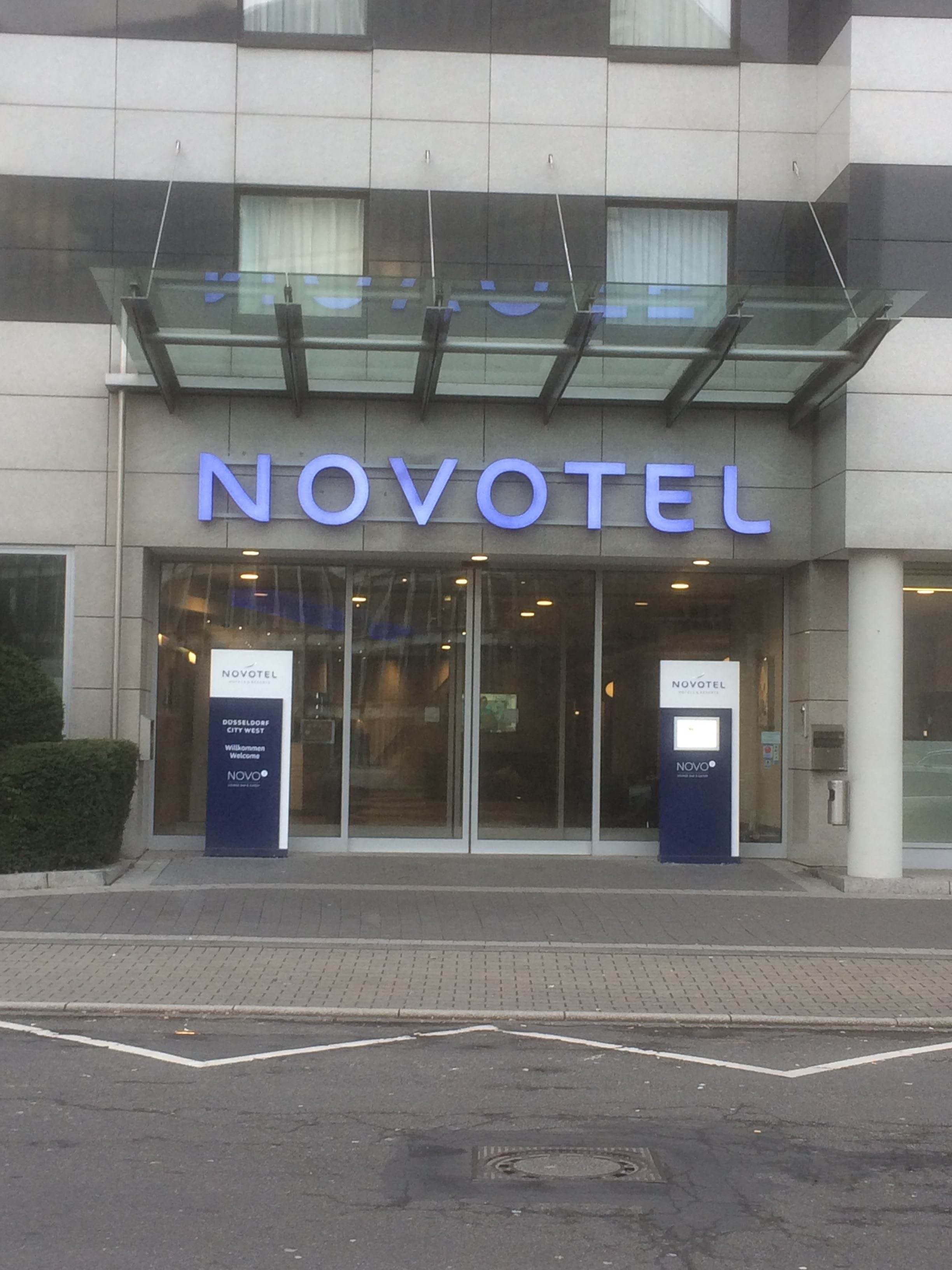 Hotel Novotel Düsseldorf City West Ansicht 2