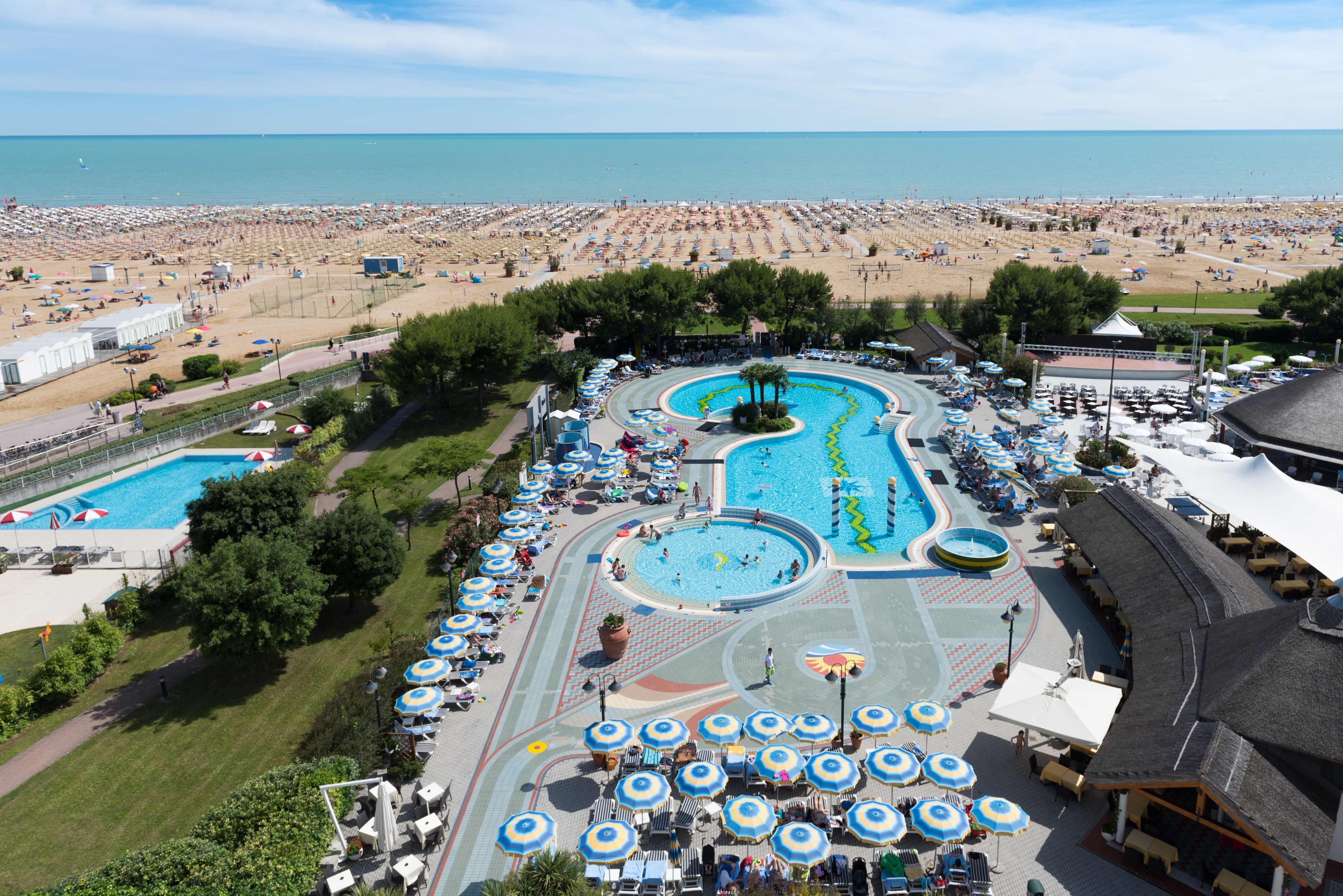 Aparthotel Holiday Ansicht 3