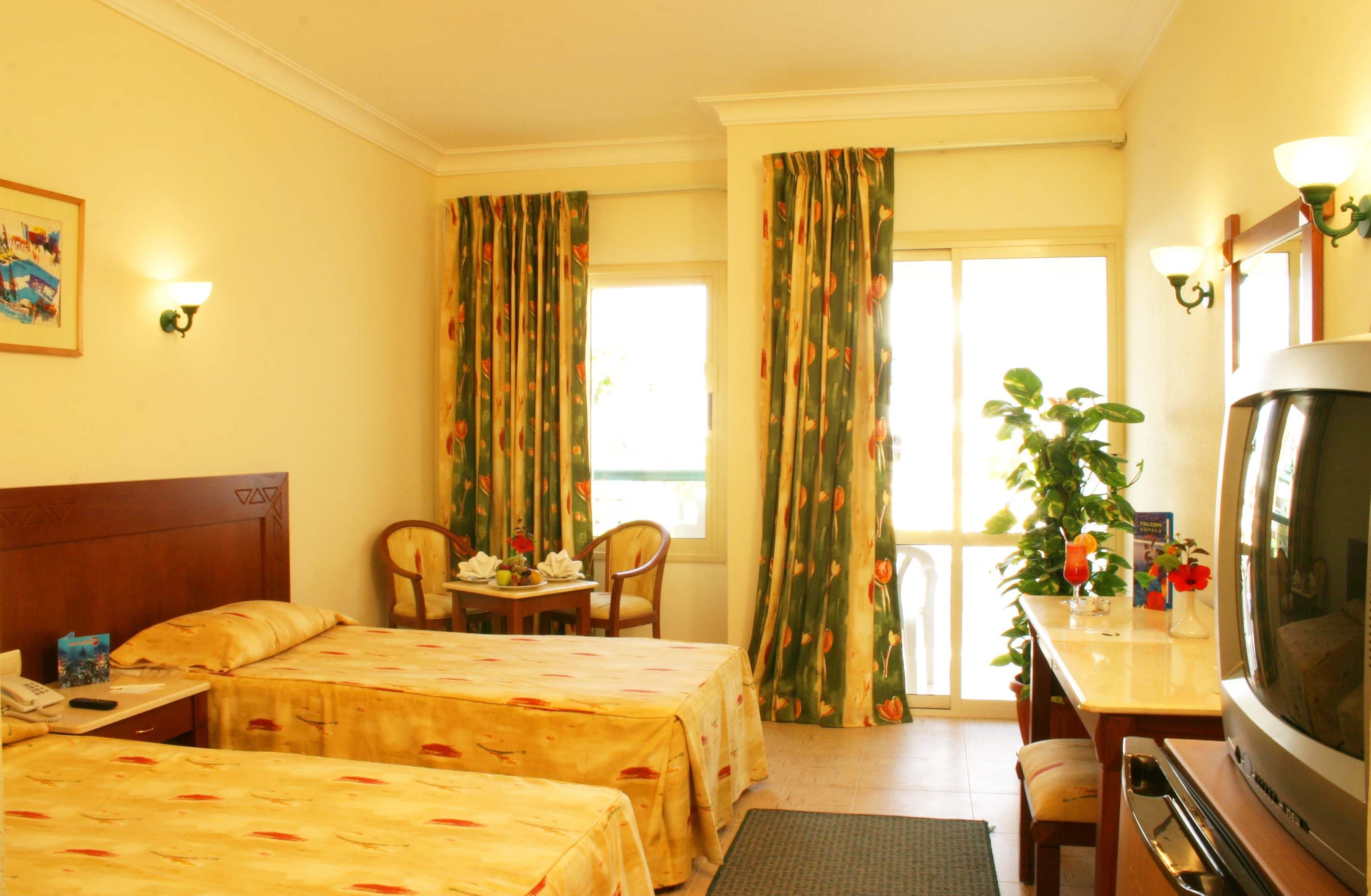 Hotel Falcon Hills Ansicht 4