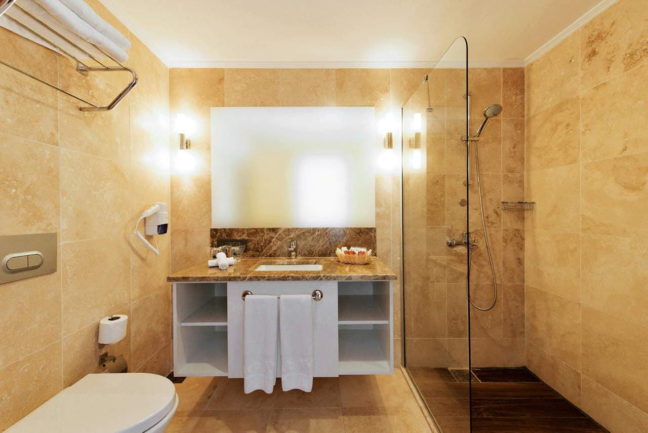 Bellazure Hotel Ansicht 6