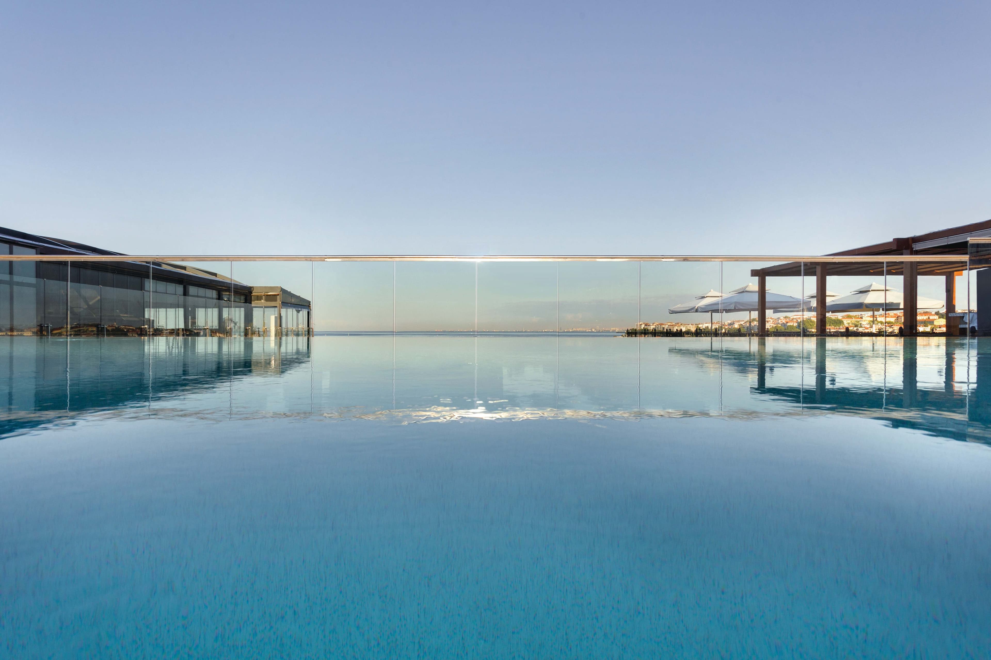 Wyndham Grand Istanbul Kalamis Marina Hotel Ansicht 7
