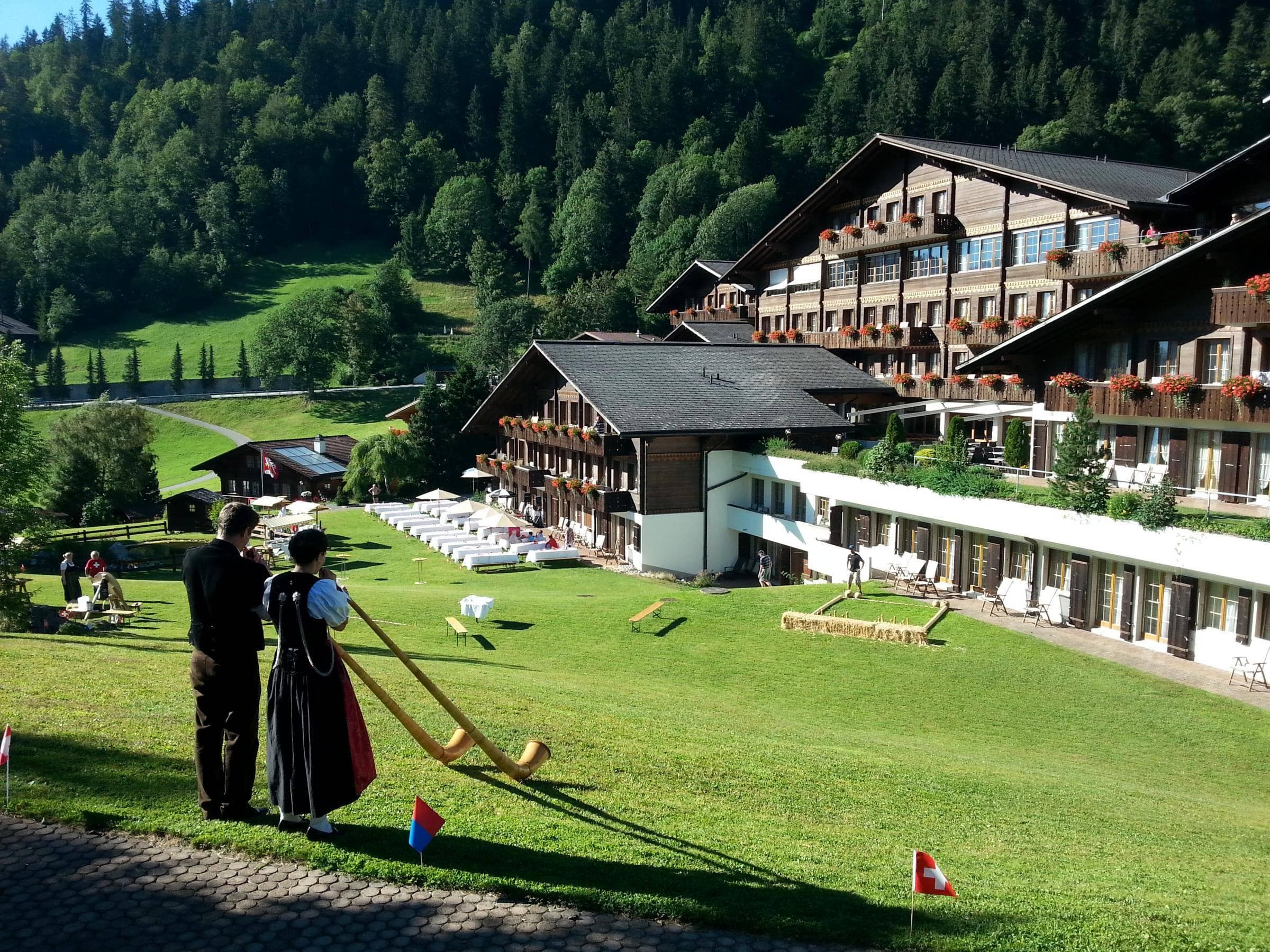 HUUS Hotel Gstaad Ansicht 2
