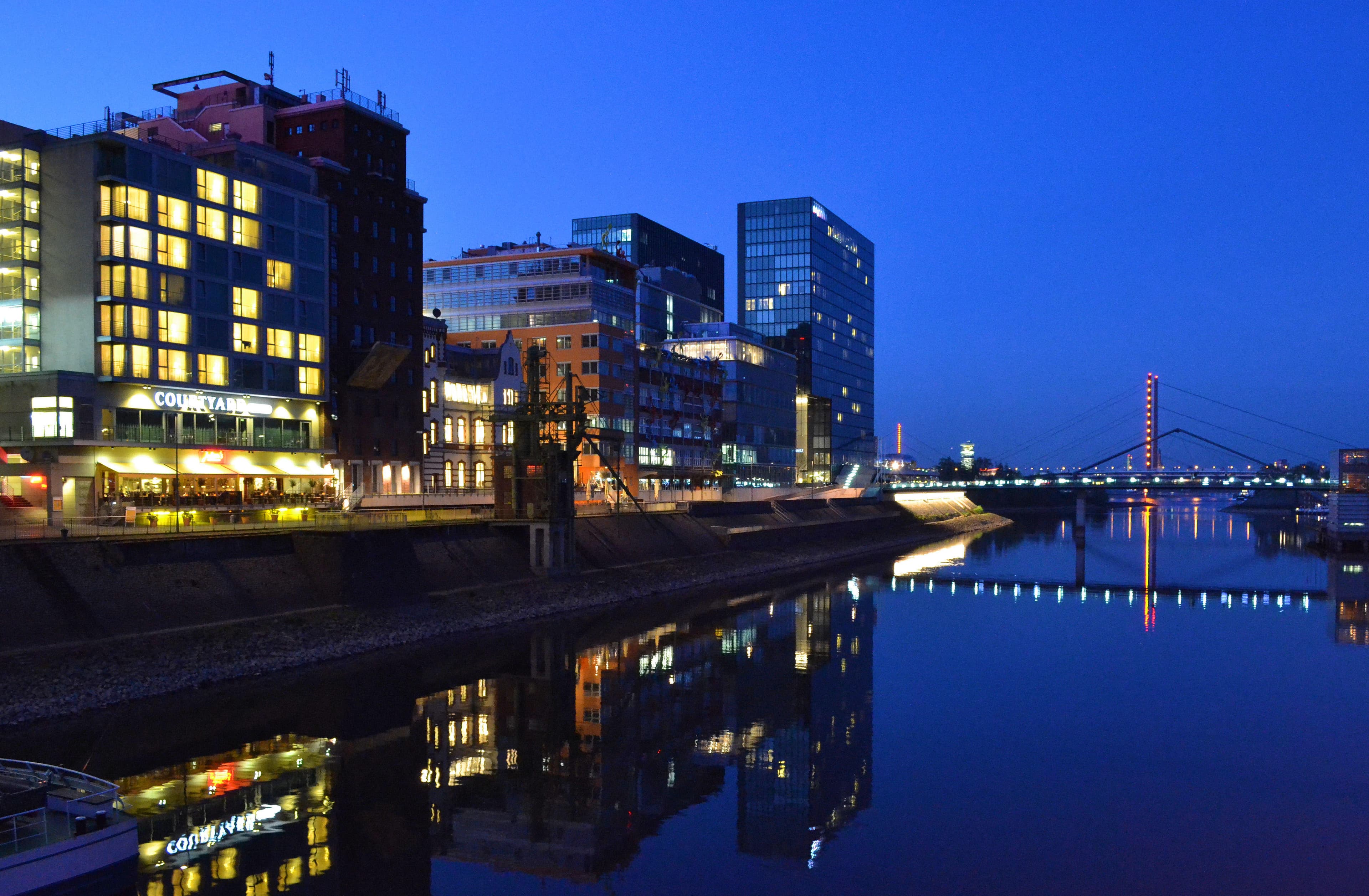 Hotel Courtyard by Marriott Düsseldorf Hafen Ansicht 2