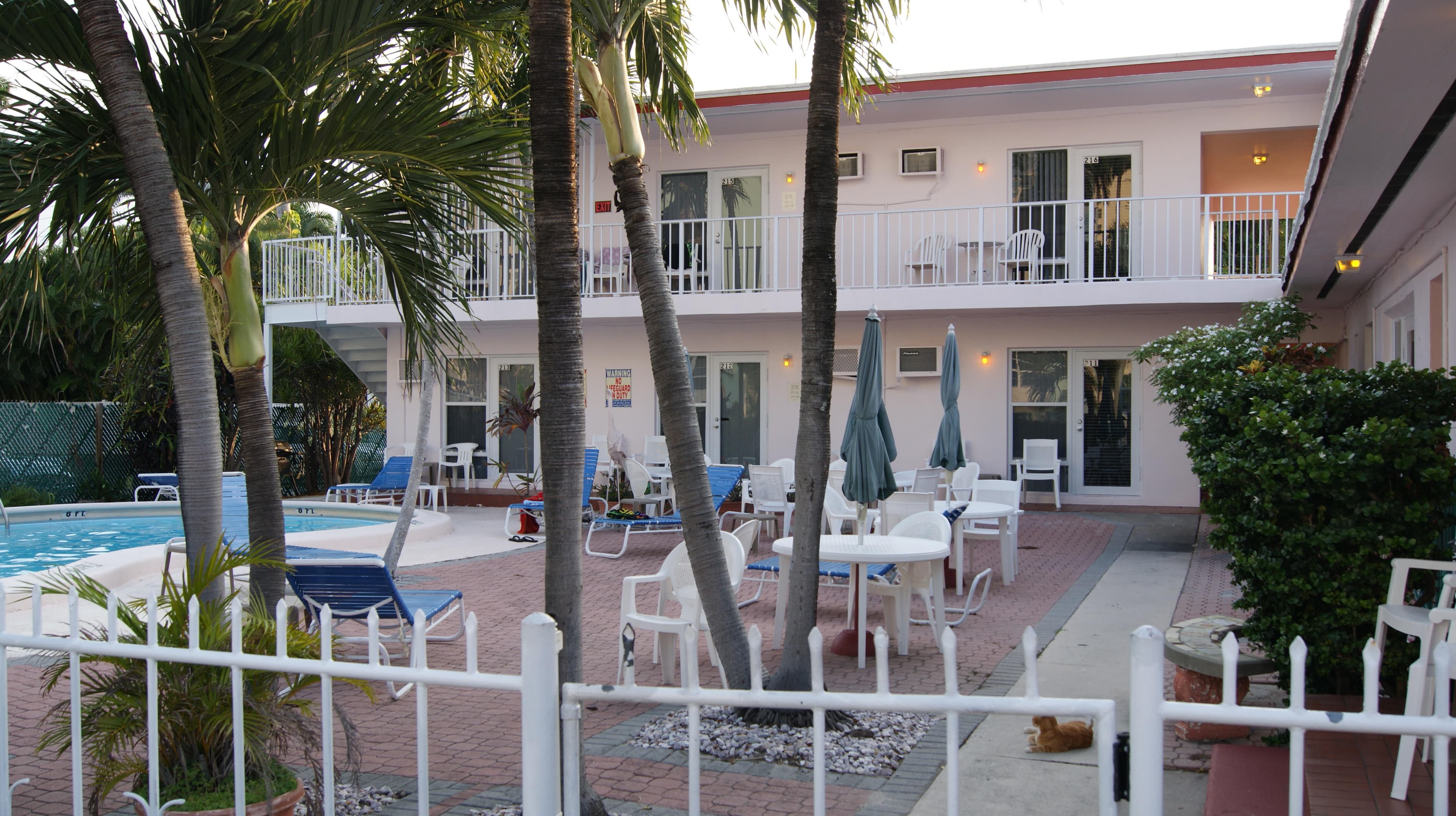 Motel Birch Patio Ansicht 2