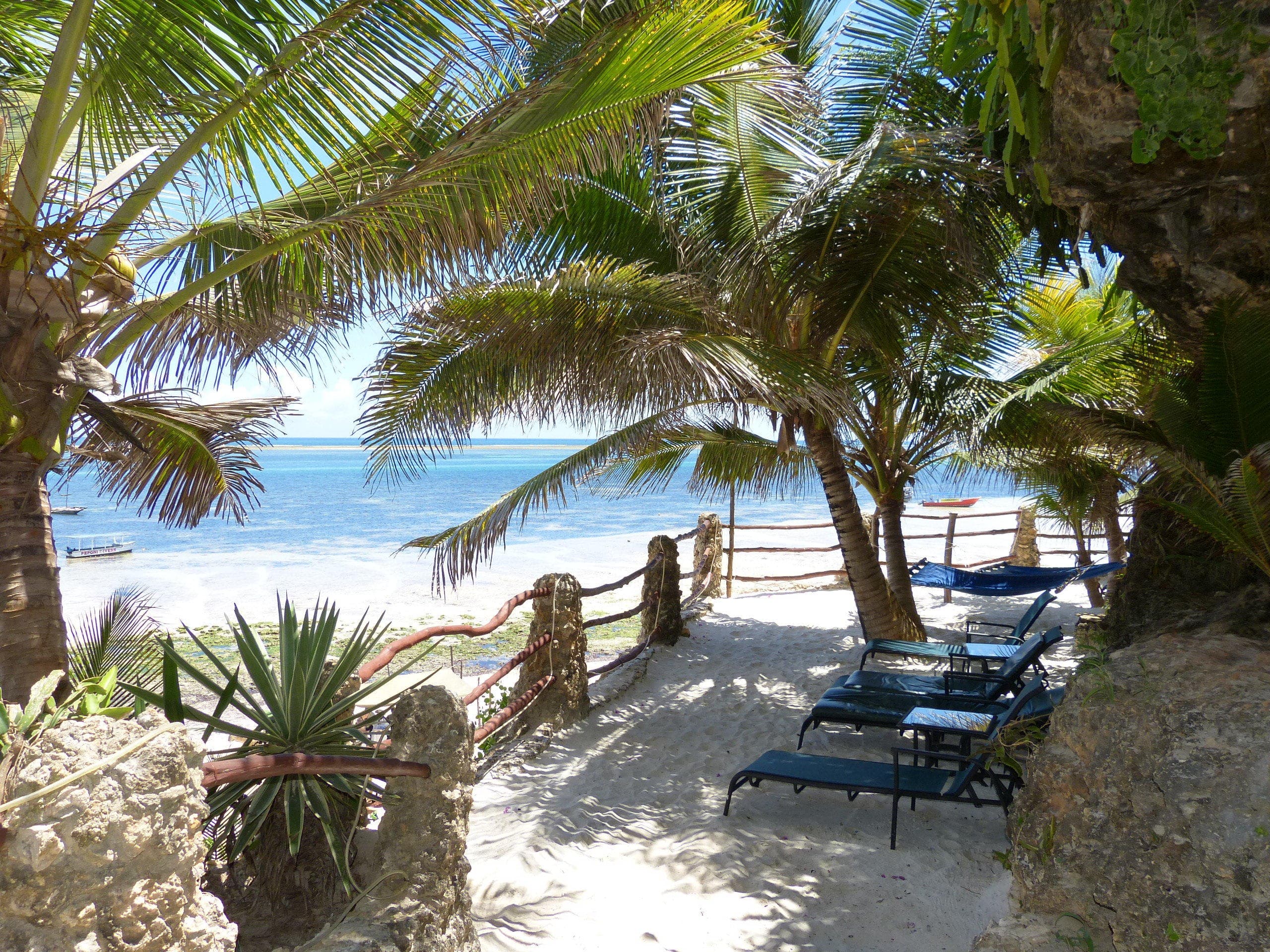 Bahari Beach Hotel Ansicht 9