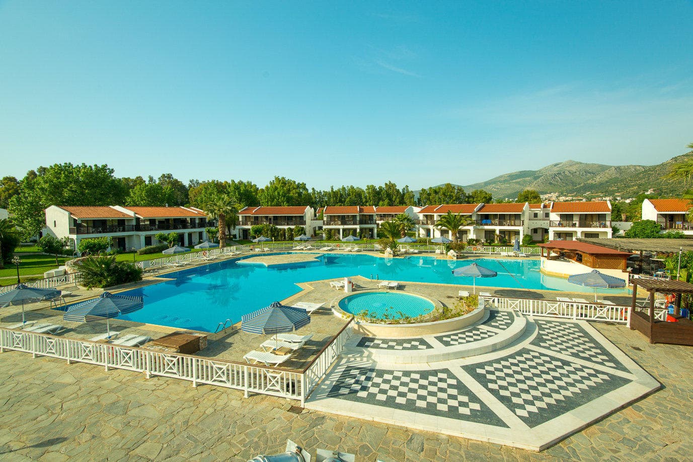 Golden Coast Hotel & Bungalows