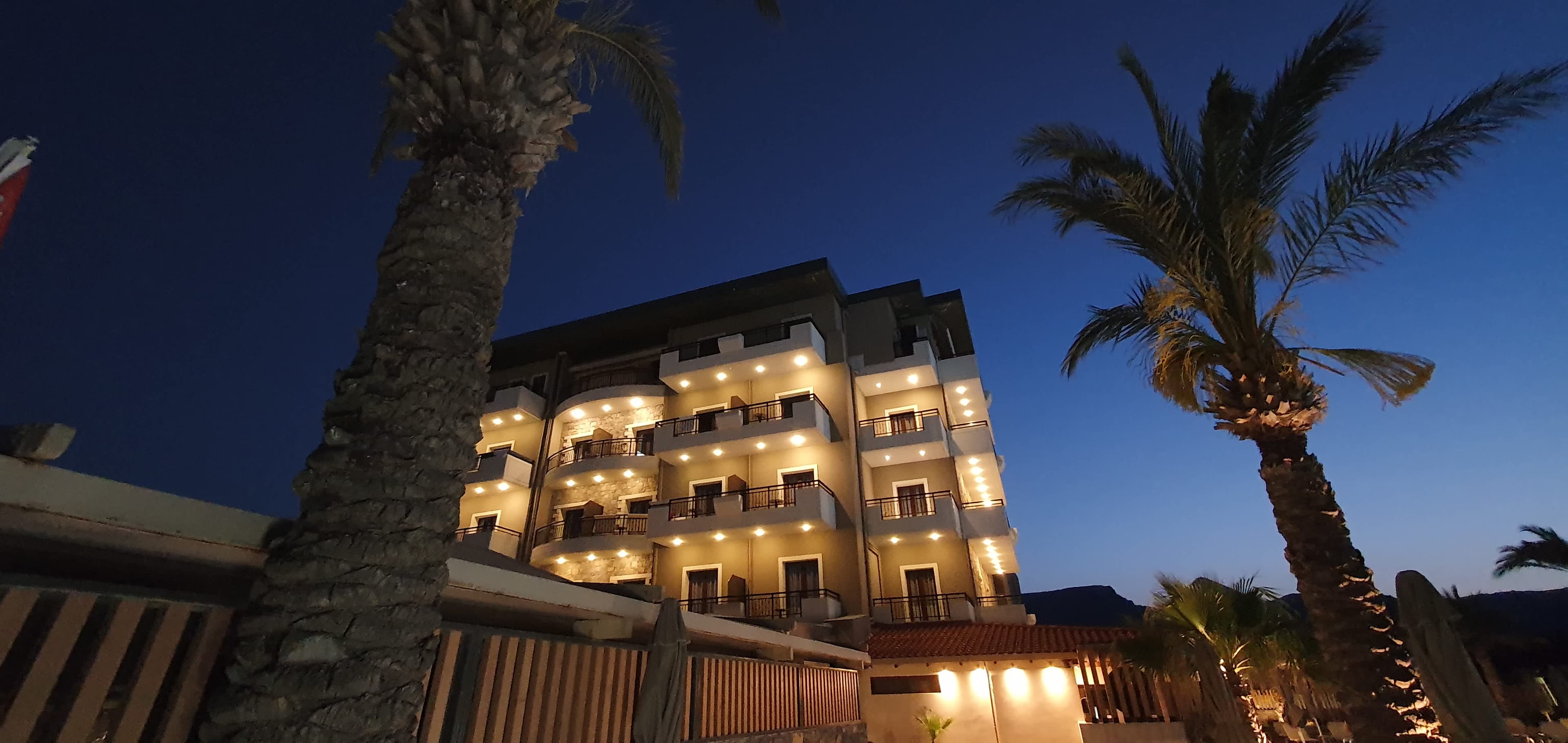 Petousis Hotel & Suites Ansicht 2