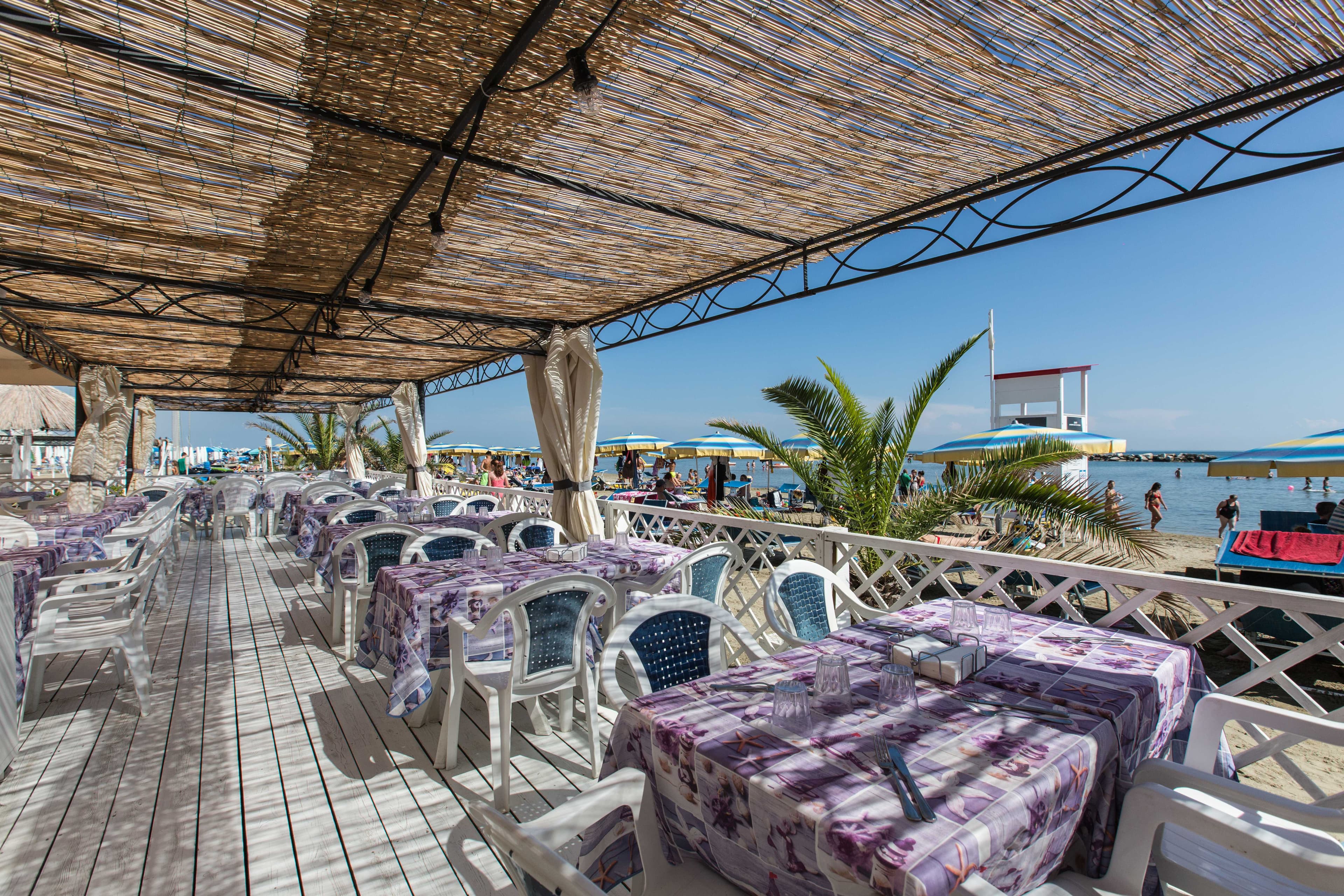 Club Hotel Bikini & Tropicana