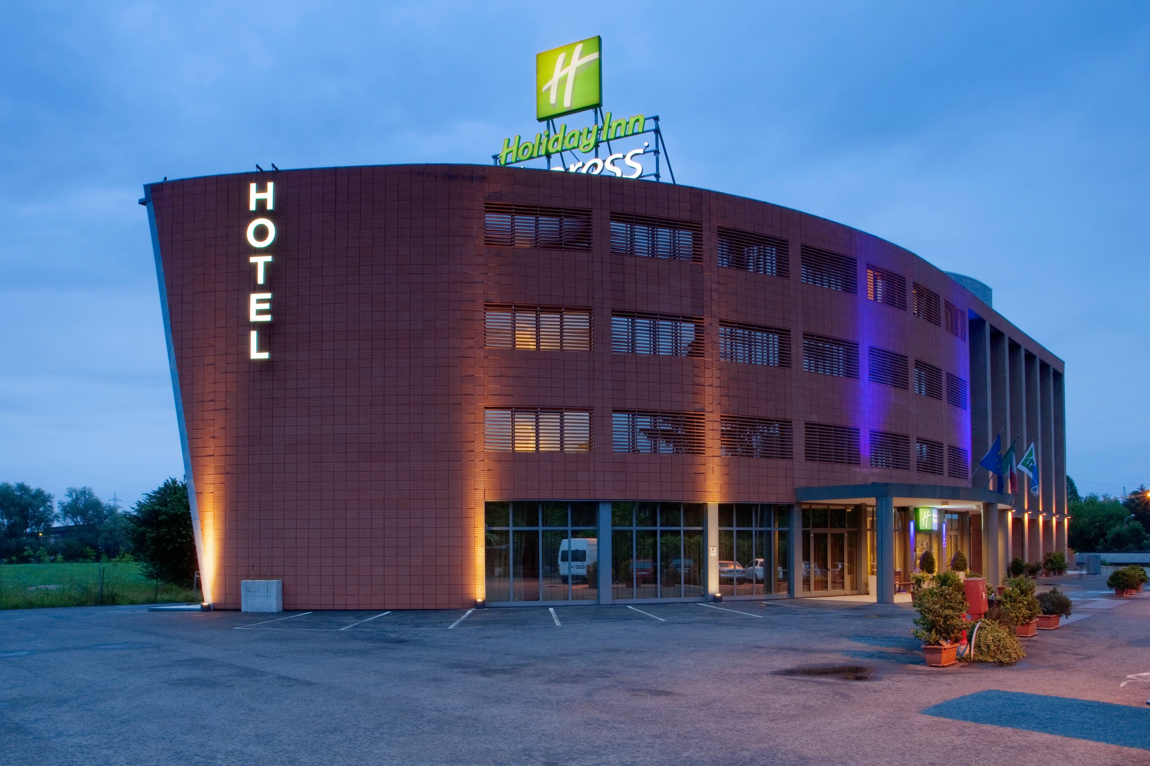 Hotel Holiday Inn Express Parma Ansicht 2