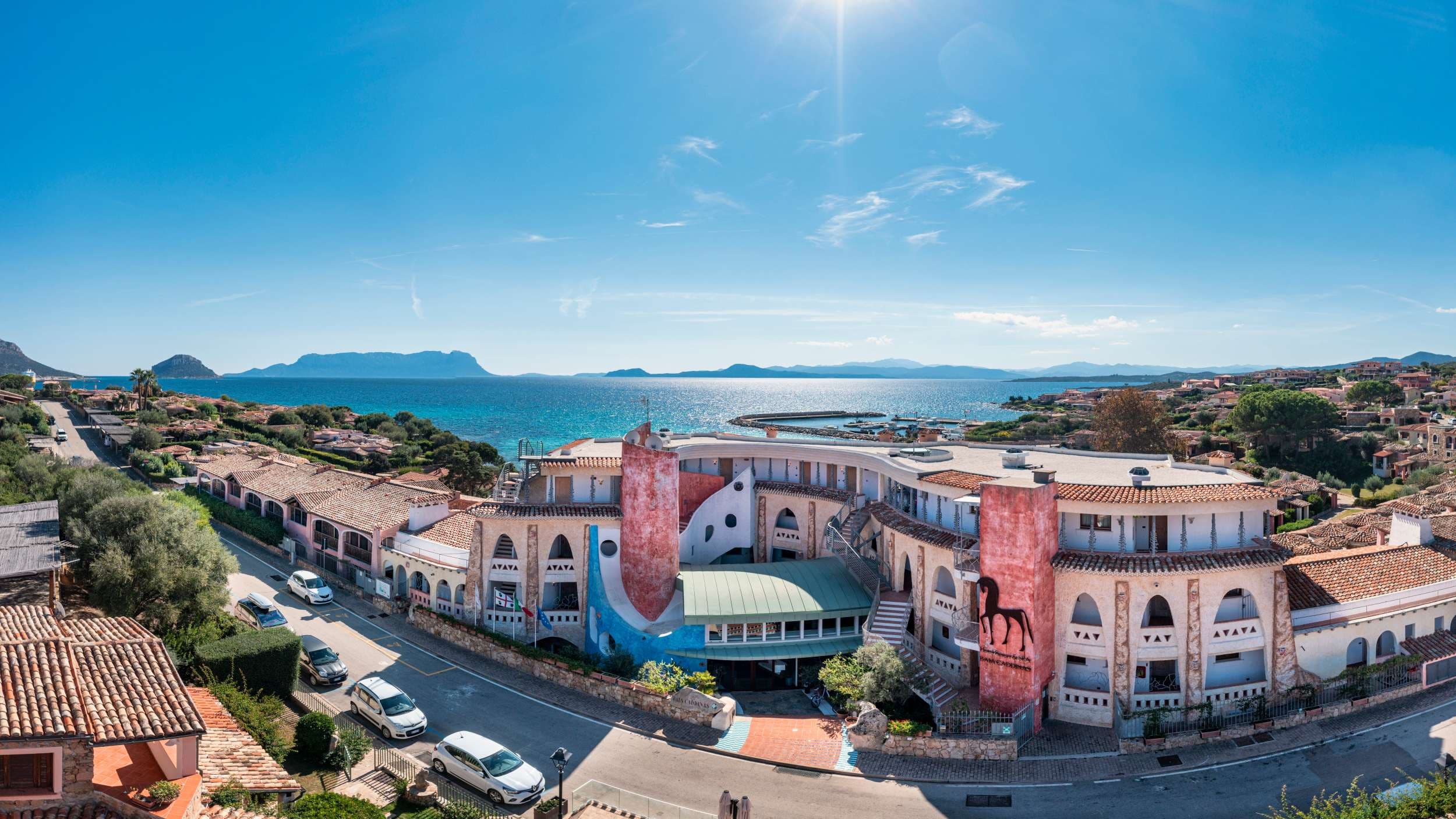 Hotel Resort & Spa Baia Caddinas Ansicht 2