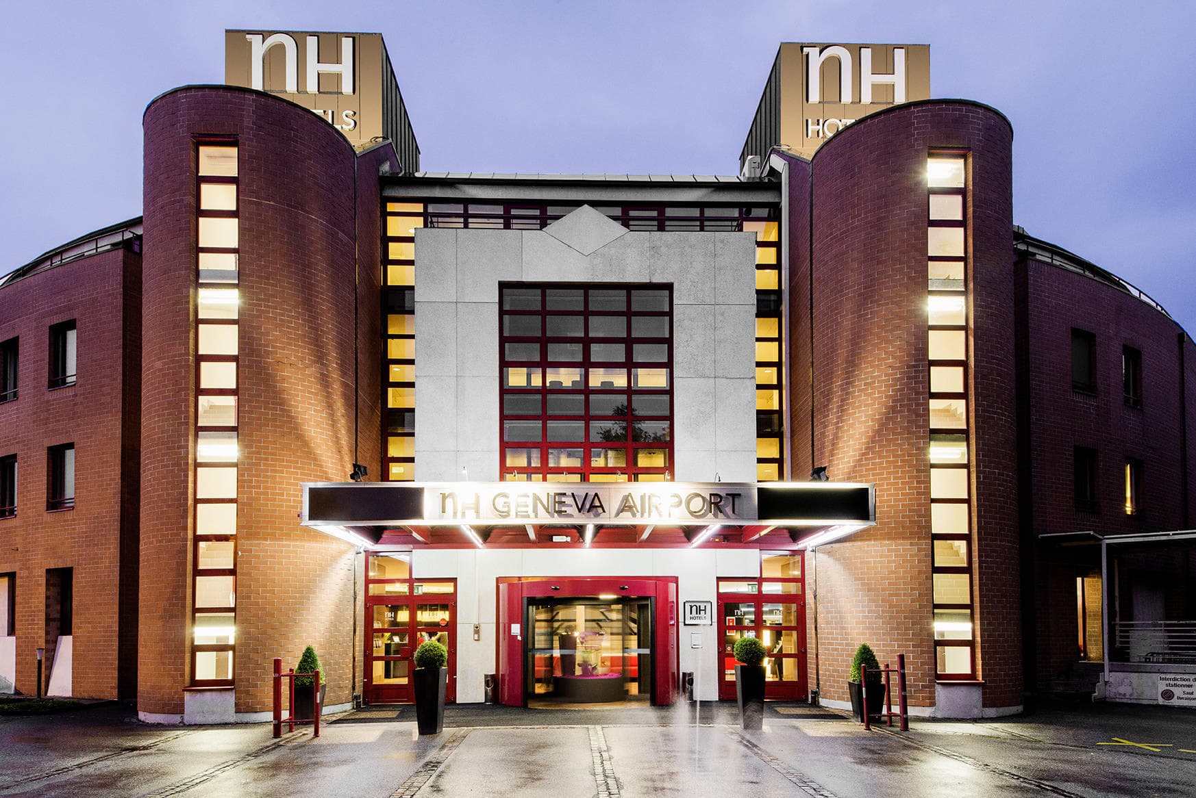 Hotel NH Geneva Airport Ansicht 2