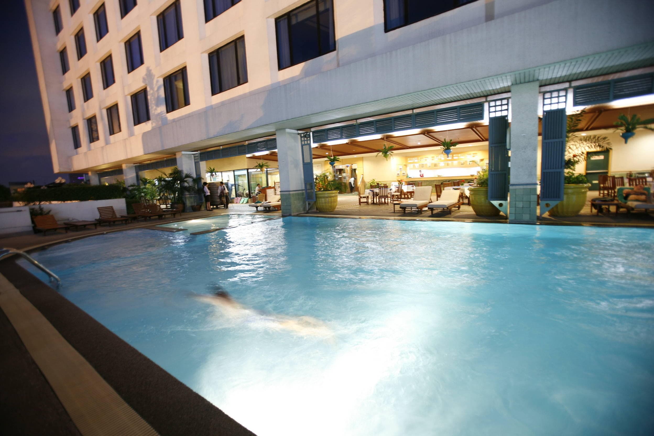 Golden Tulip Sovereign Hotel Ansicht 7