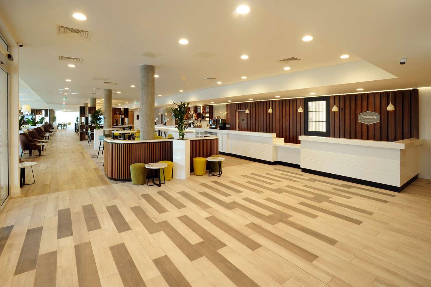 Hampton By Hilton London Stansted Airport Ansicht 9