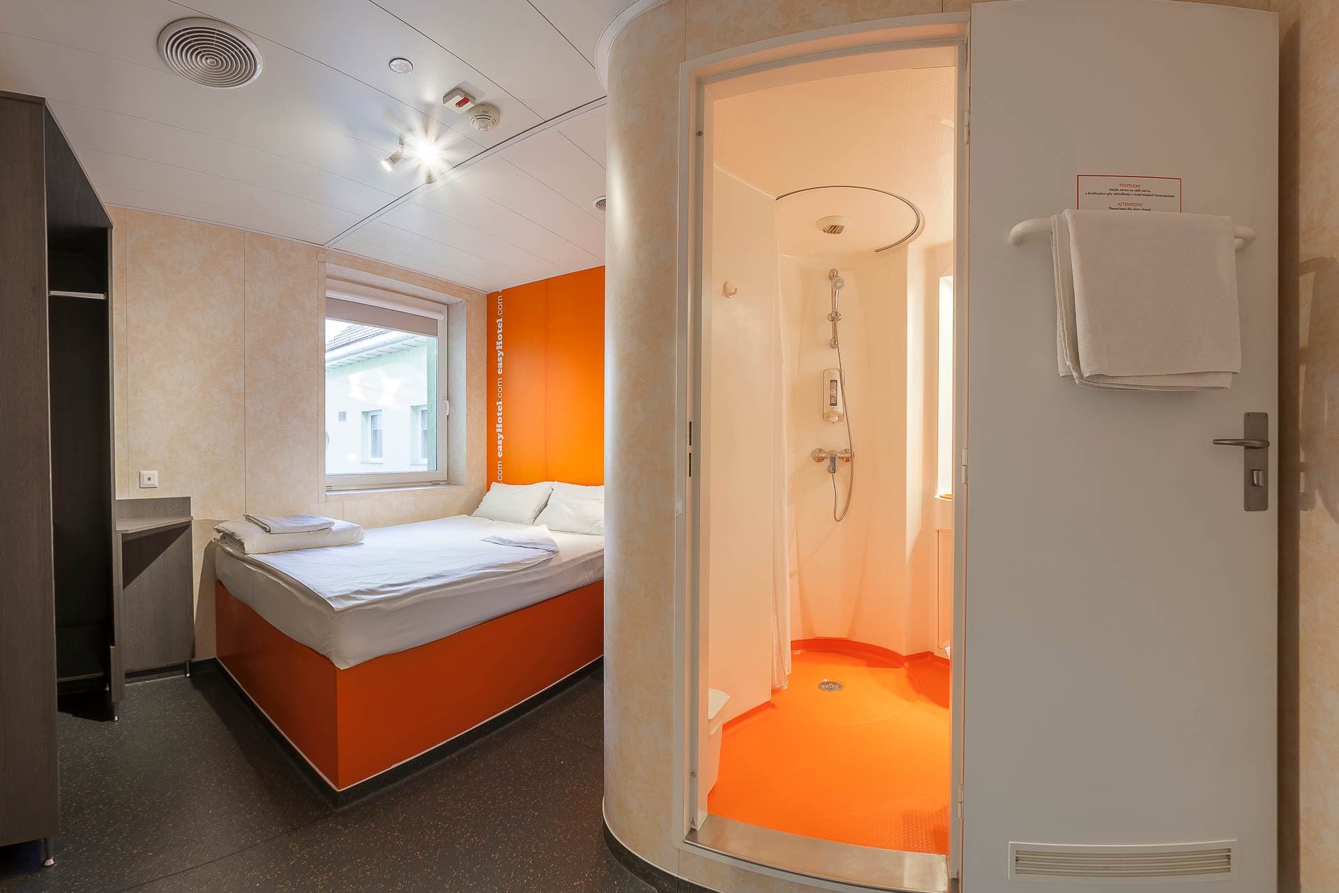 easyHotel Budapest Oktogon Ansicht 8