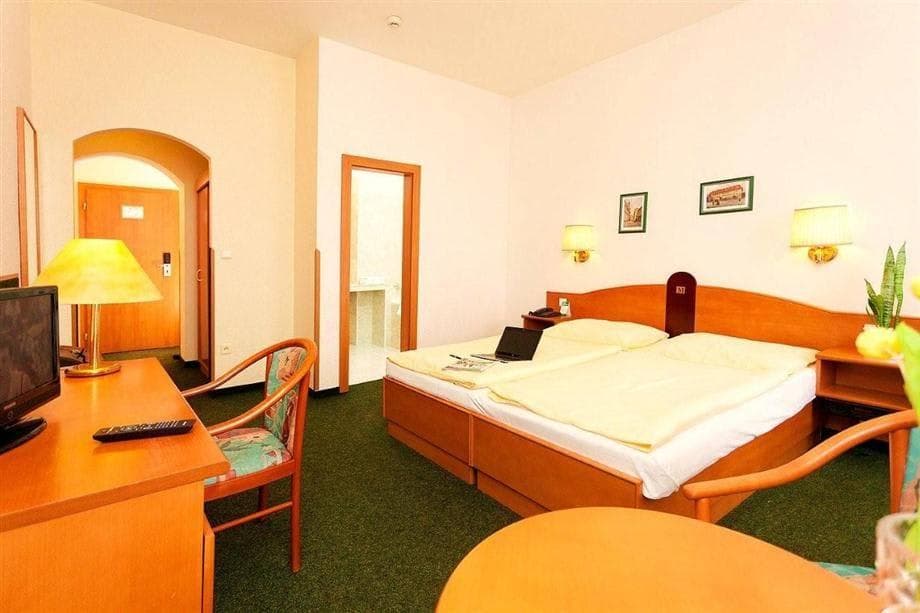 Hotel Merkur Ansicht 3