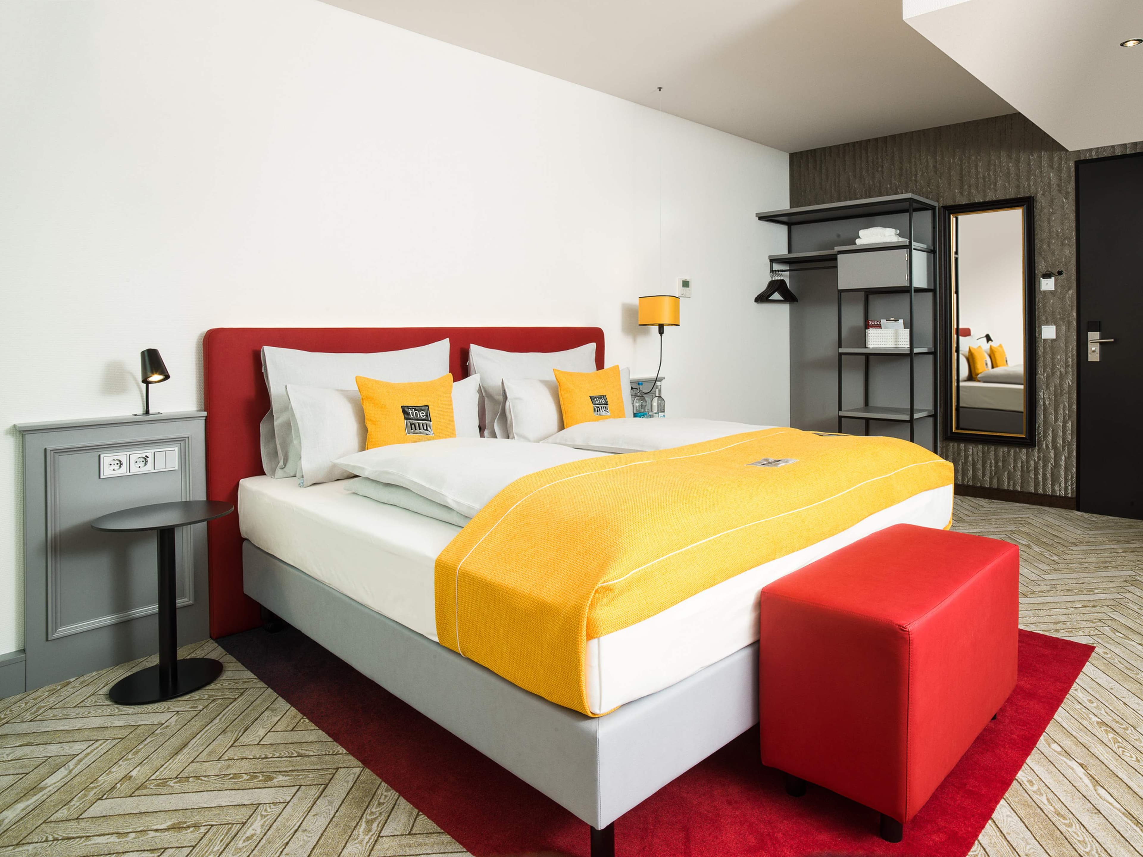 Holiday Inn - the niu, Franz Wien