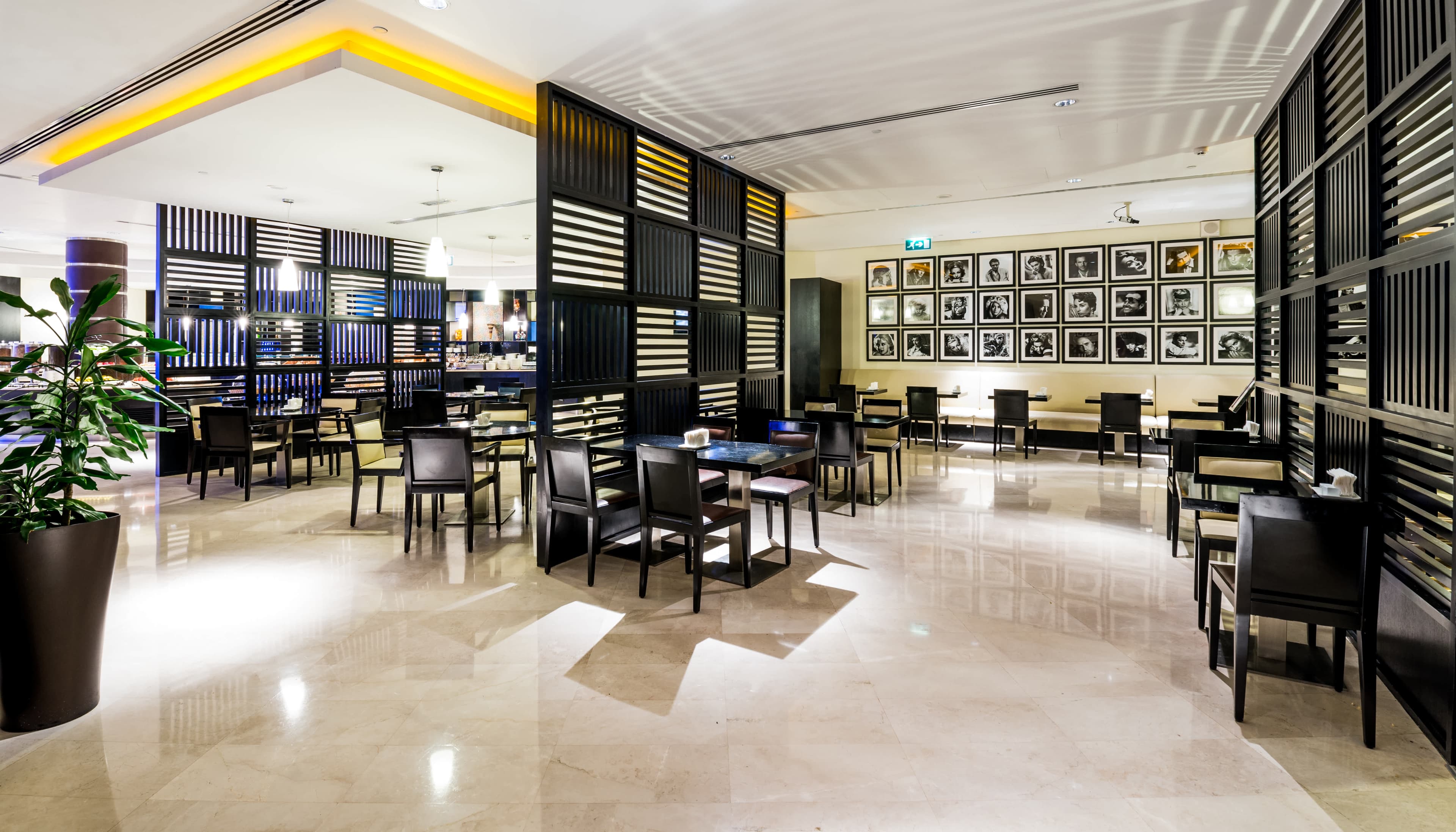 Holiday Inn Express Dubai Airport Ansicht 8