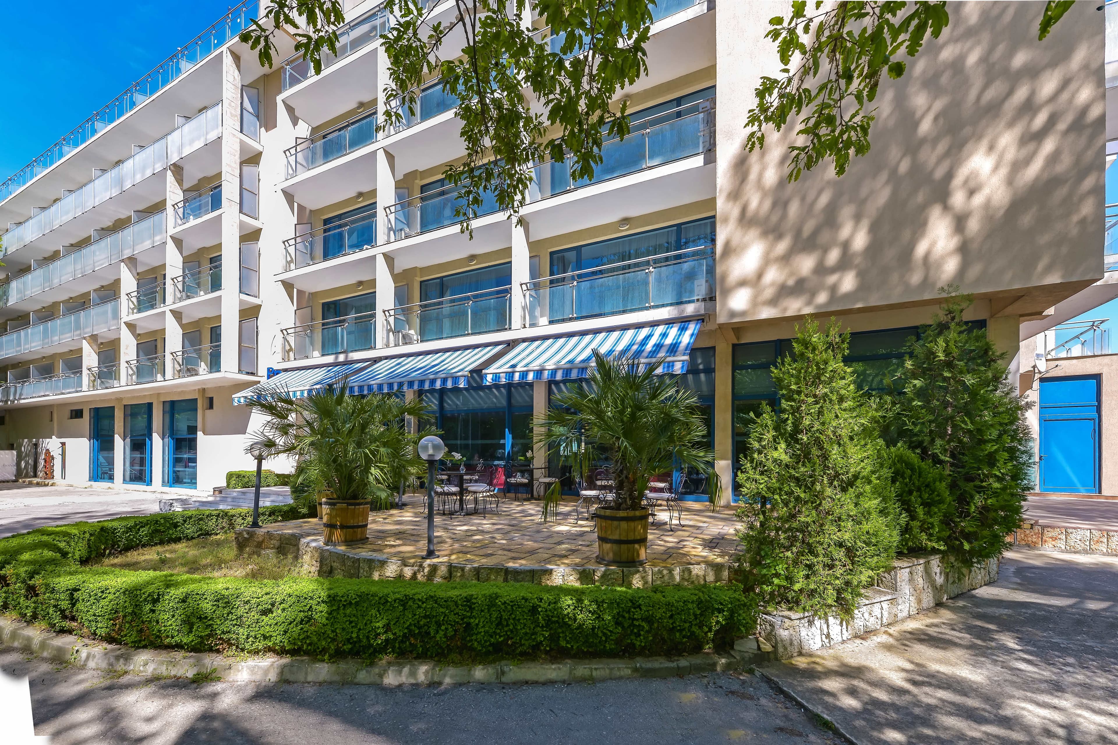 Hotel Holiday Park Ansicht 3