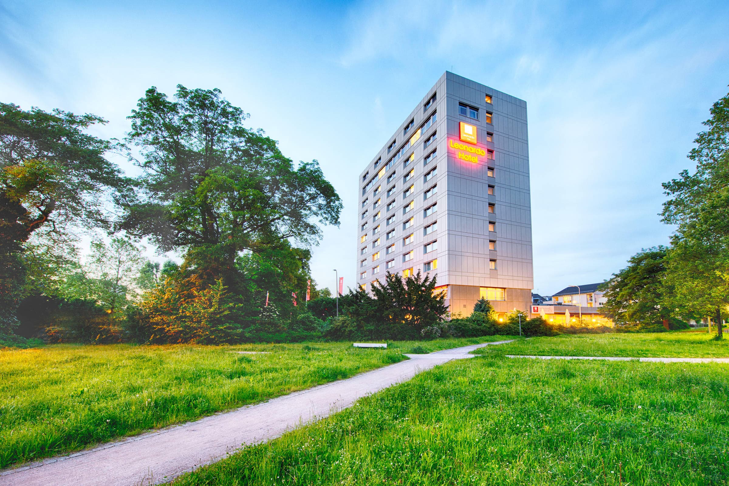 Leonardo Hotel Karlsruhe Ansicht 2
