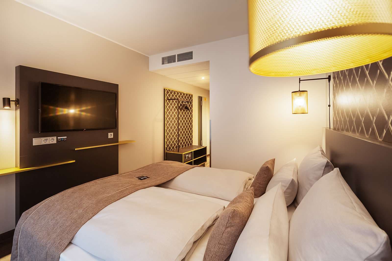 Holiday Inn - the niu, Mesh Stuttgart Messe Ansicht 4